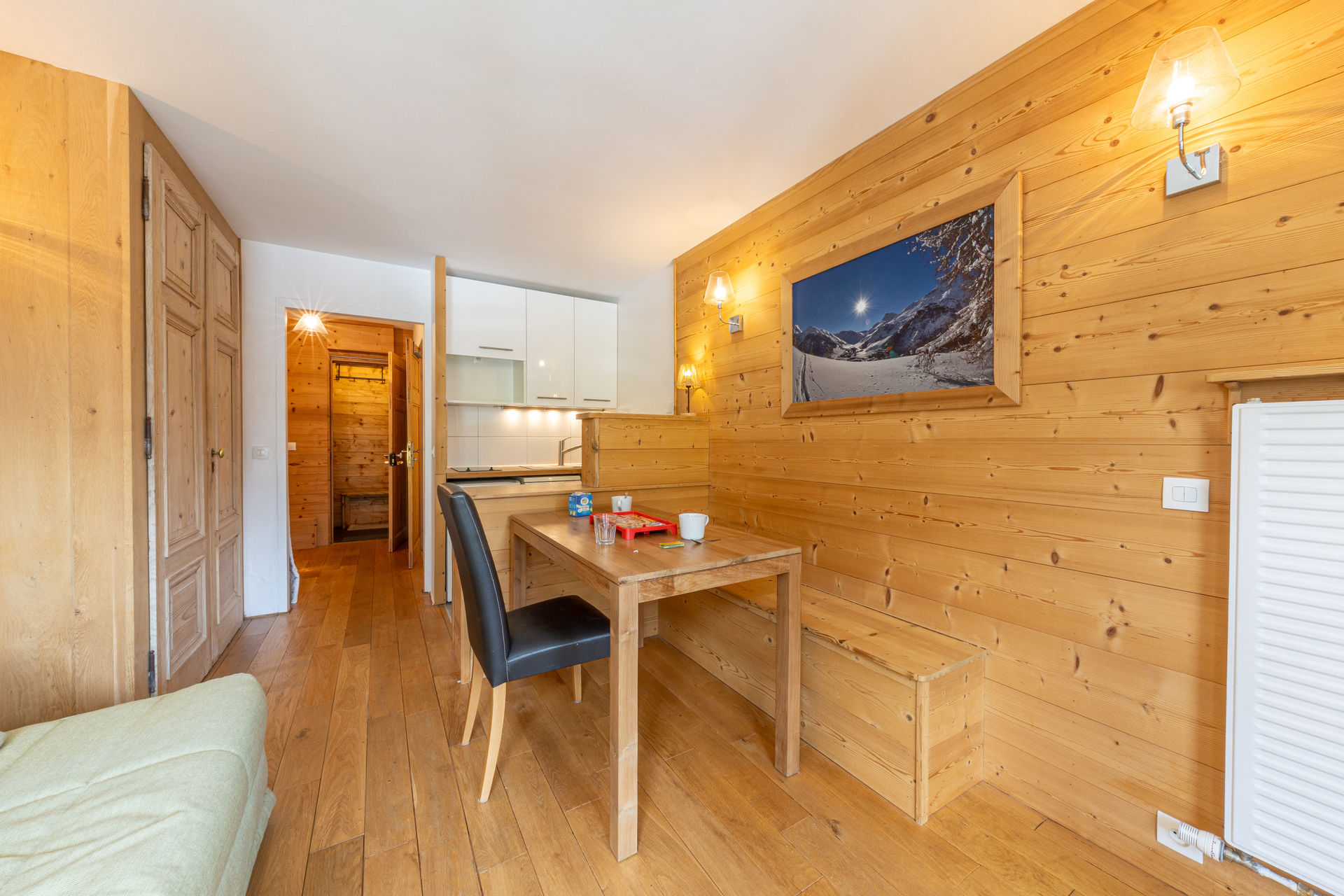 _lv_images__lot_0002340340_10_1454591