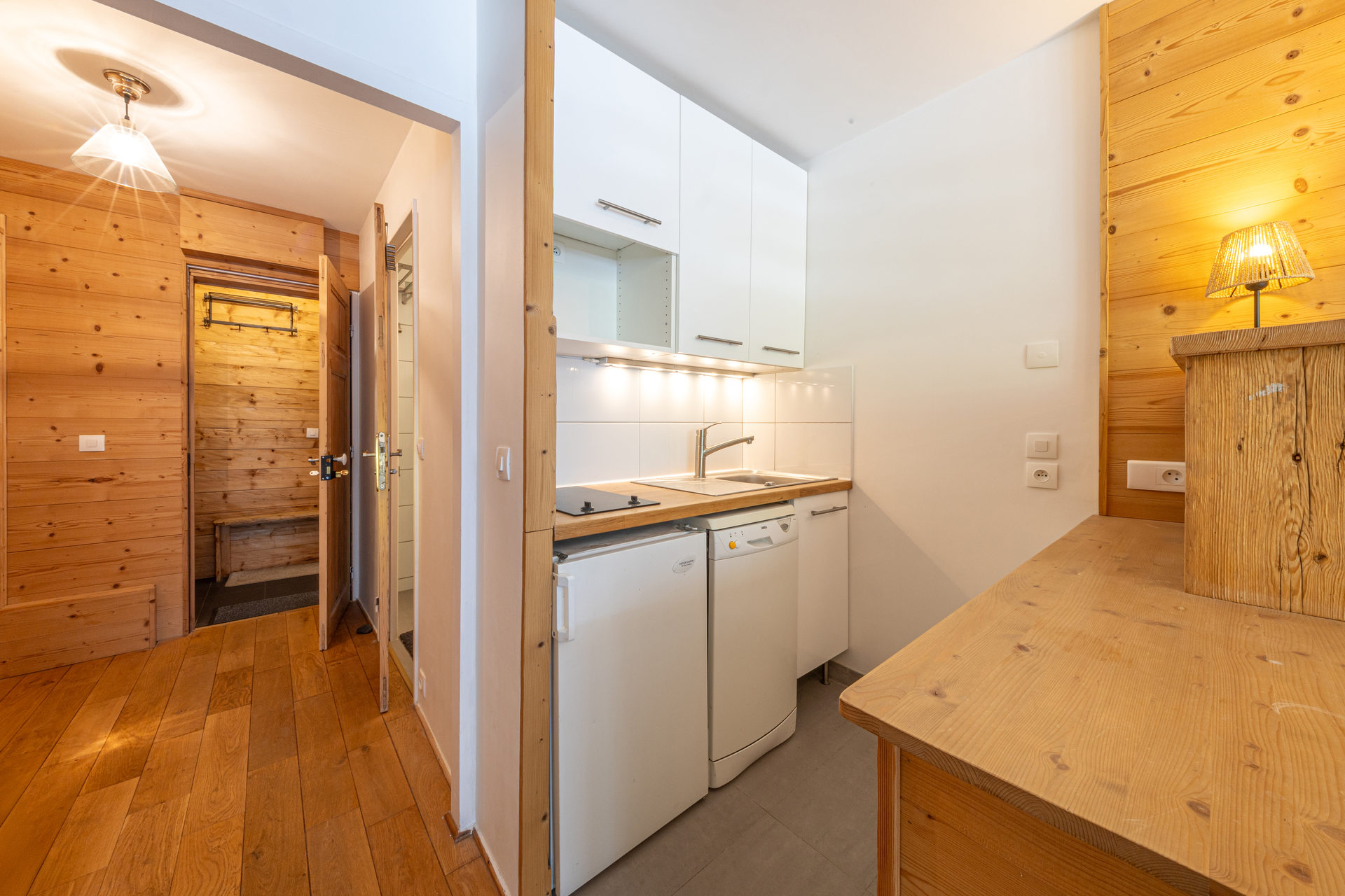 _lv_images__lot_0002340340_12_1454593