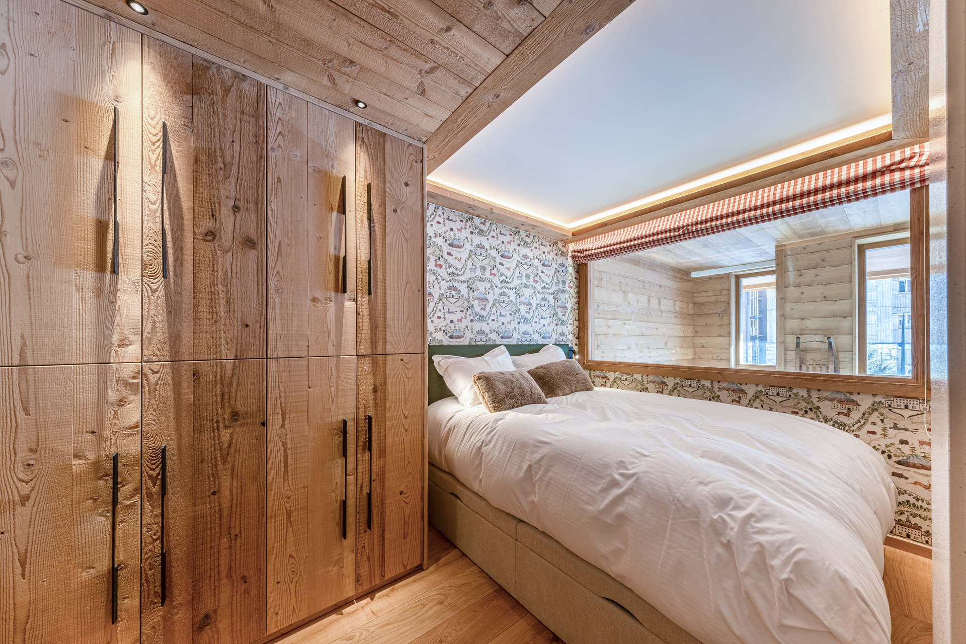 _lv_images__lot_0002340345_12_1454561