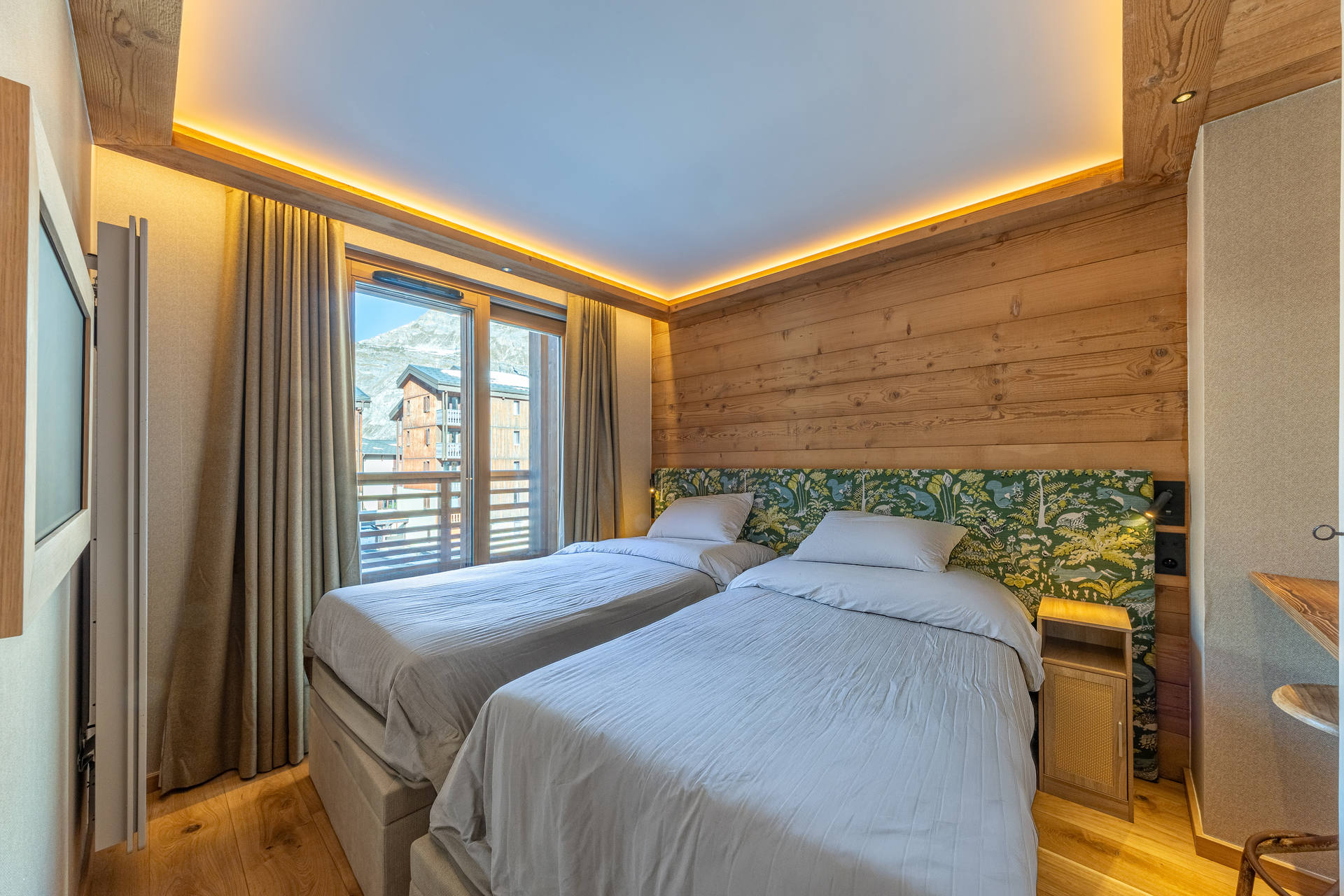 _lv_images__lot_0002340345_14_1454563