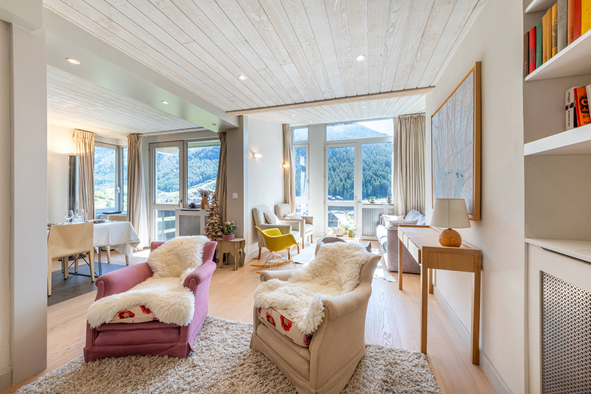 _lv_images__lot_0002340346_03_1454867