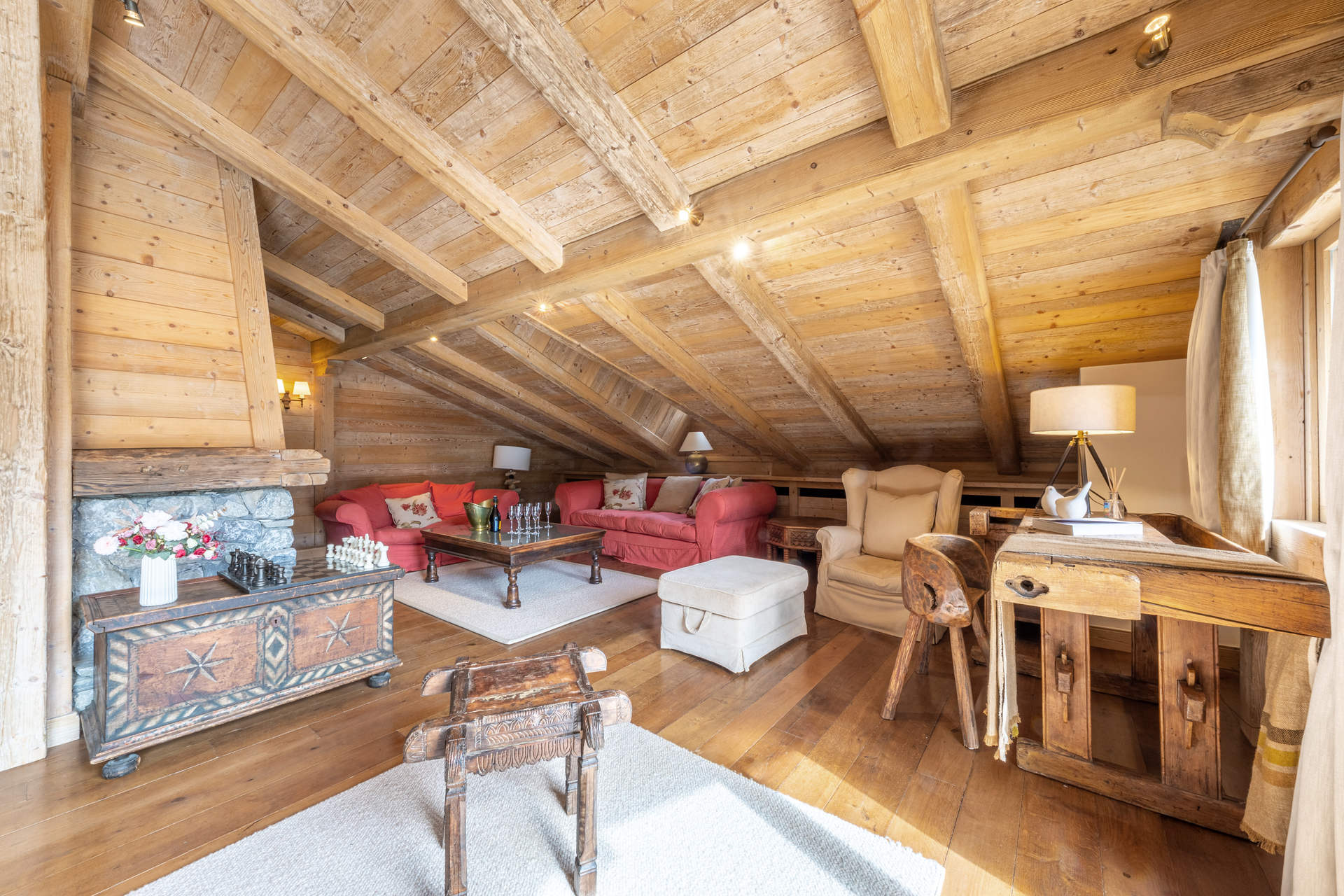 _lv_images__lot_0002340348_02_1454786