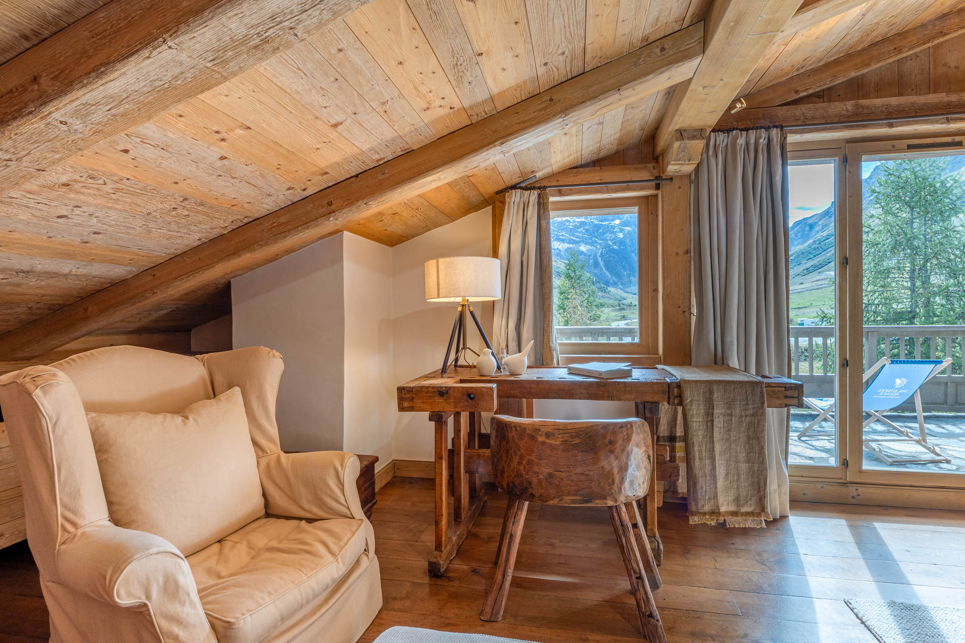 _lv_images__lot_0002340348_04_1454788