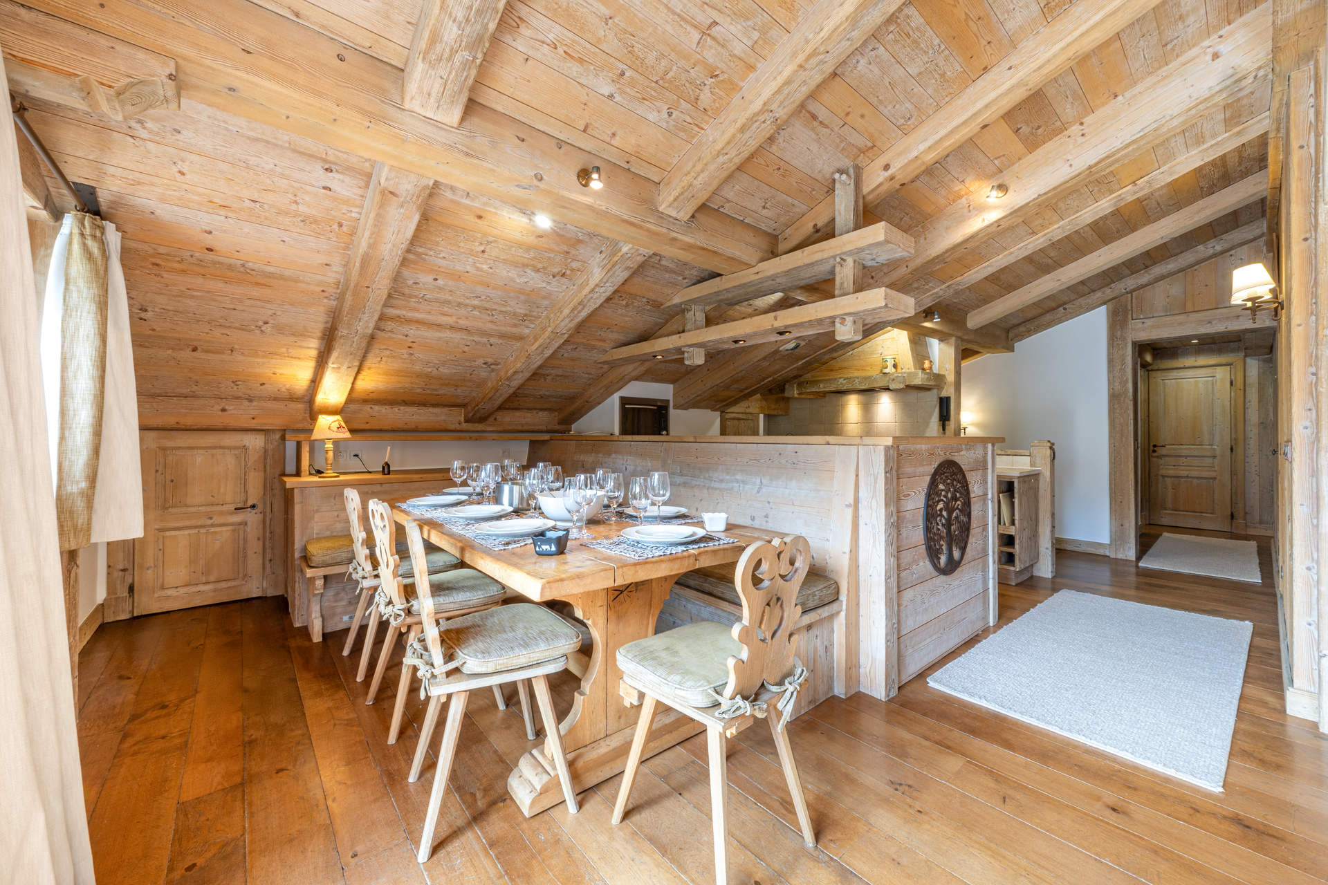 _lv_images__lot_0002340348_06_1454790