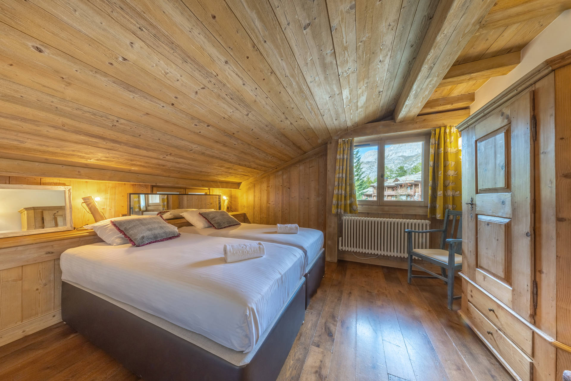 _lv_images__lot_0002340348_10_1454794