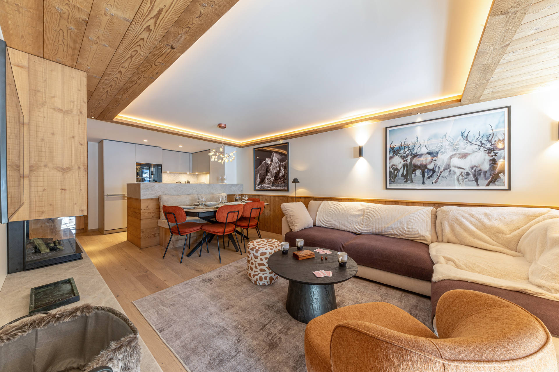 _lv_images__lot_0002340358_03_1455477