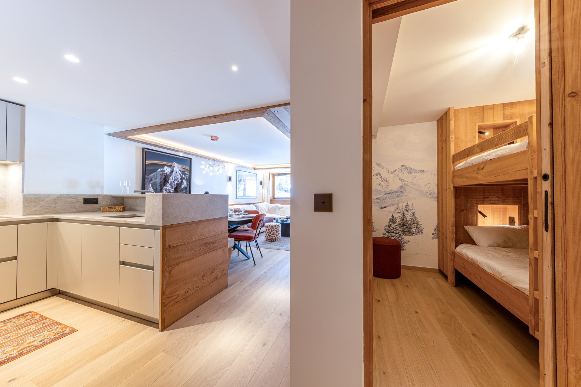 _lv_images__lot_0002340358_12_1455486