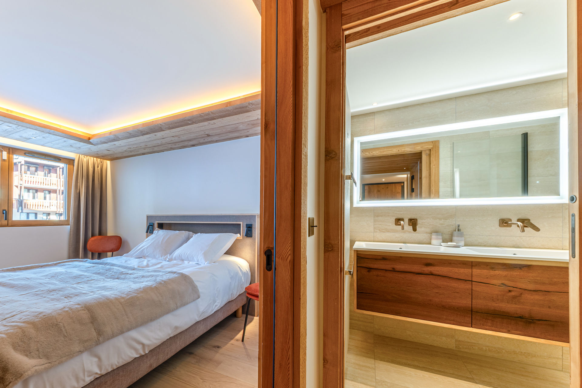 _lv_images__lot_0002340358_15_1455489