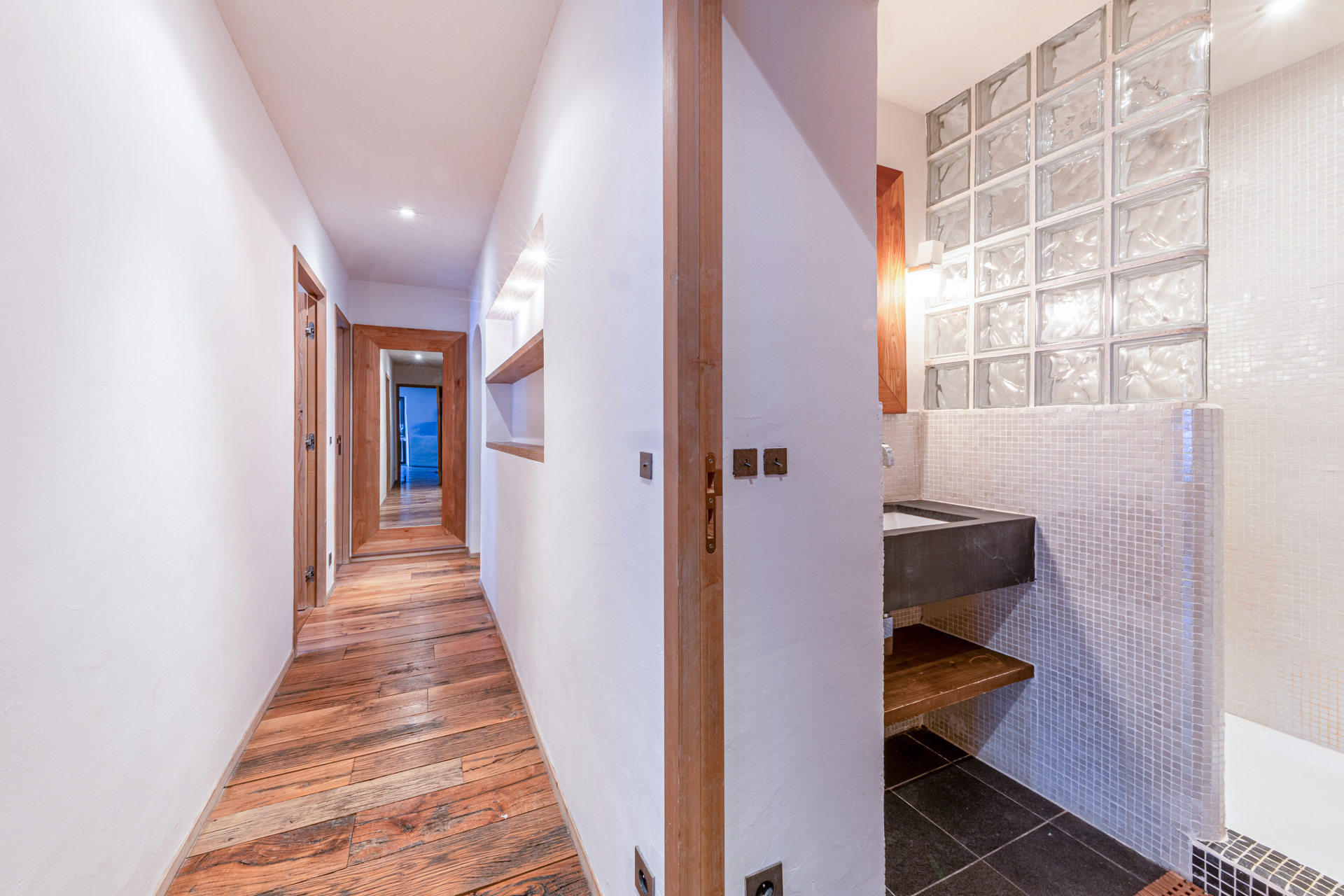 _lv_images__lot_0002340359_09_1454526