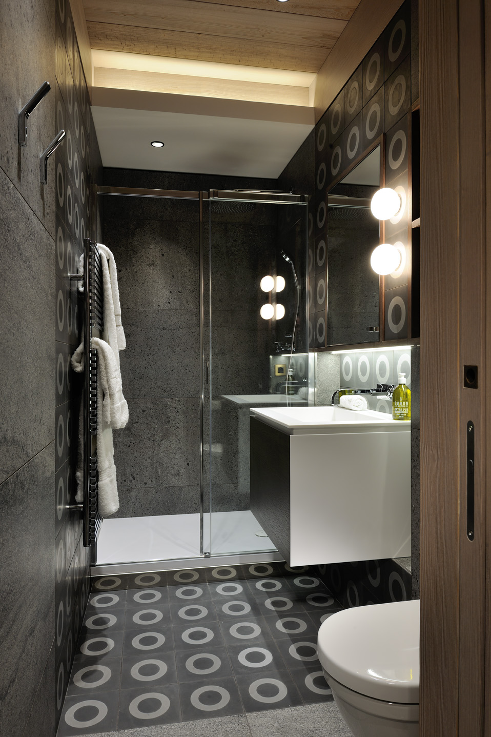 _lv_images__lot_0020680005_08_1448363