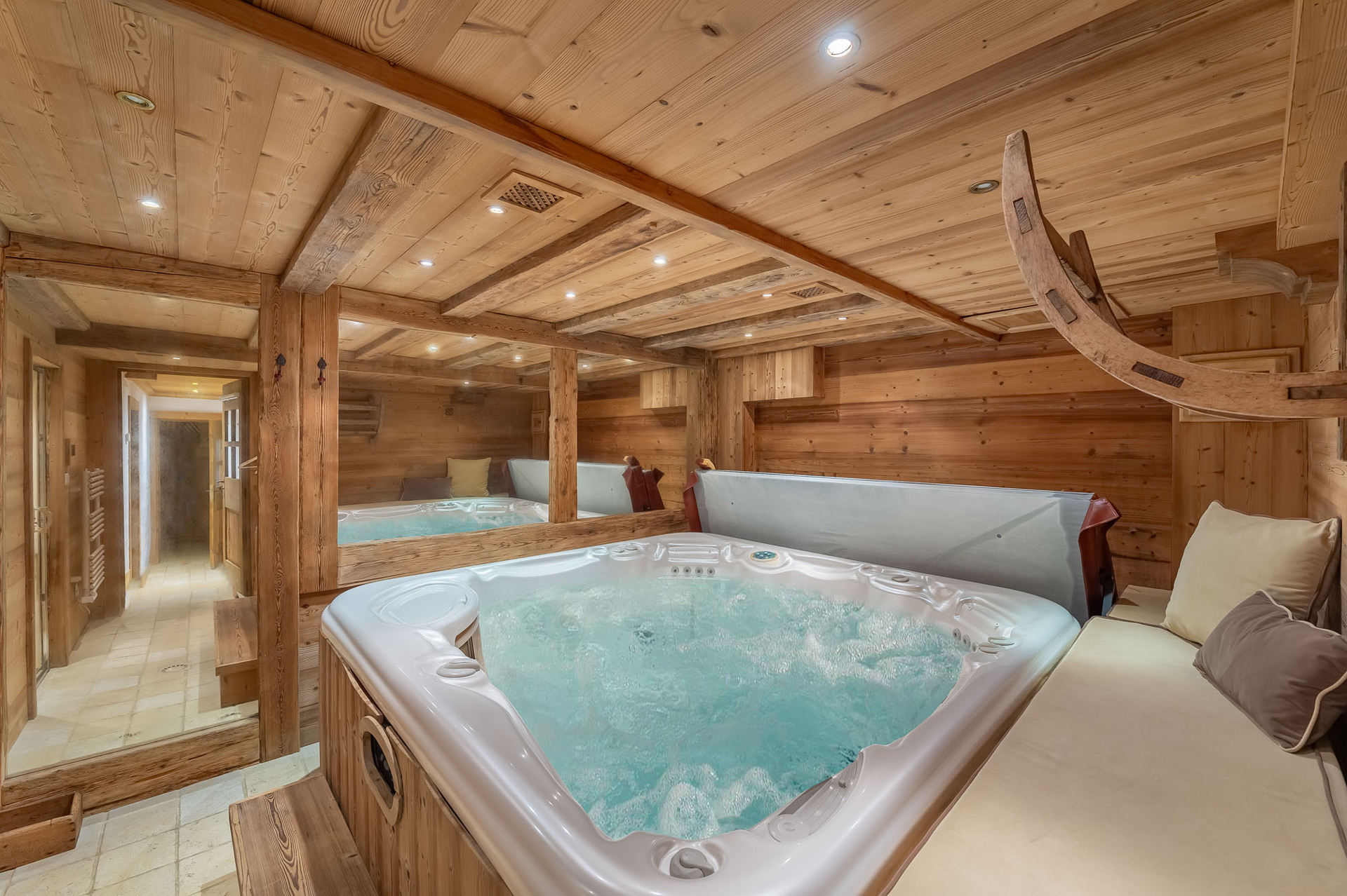 _lv_images__lot_0020810001_13_1448202