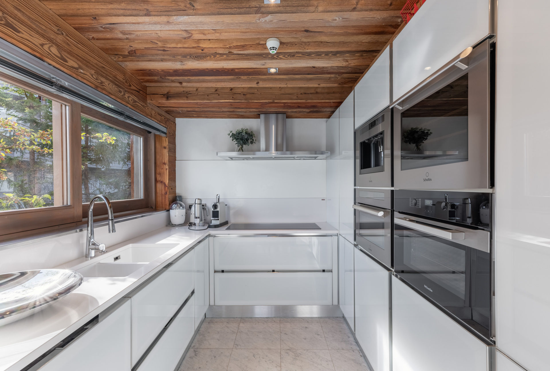 _lv_images__lot_0021030001_08_1448406