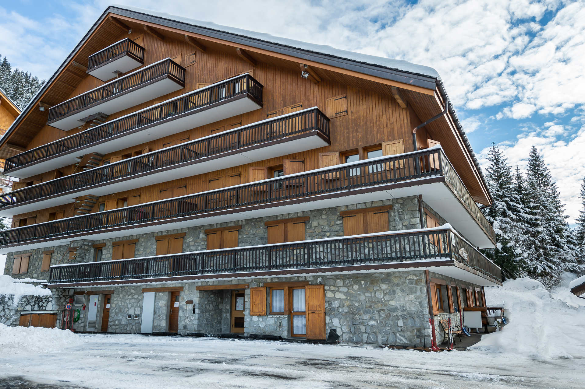 _lv_images__lot_0030640037_16_1444568