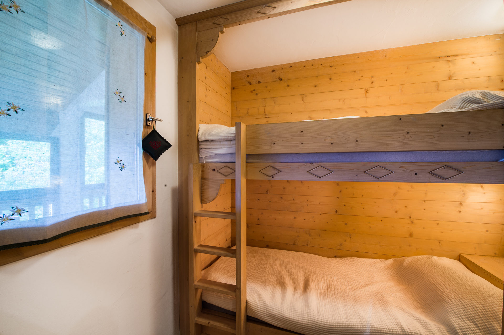 _lv_images__lot_0030740016_09_1444447