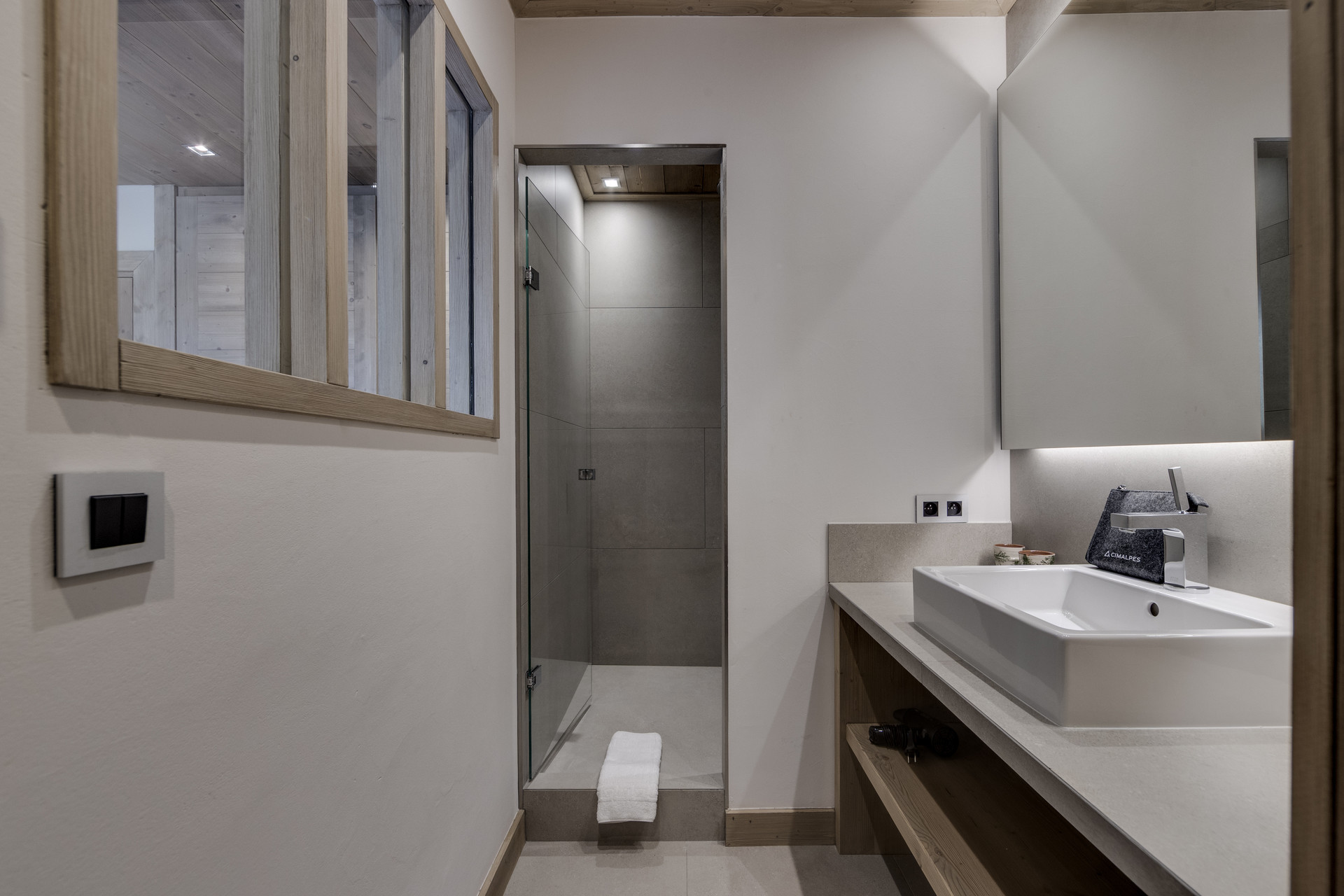 _lv_images__lot_0060420005_03_1446675