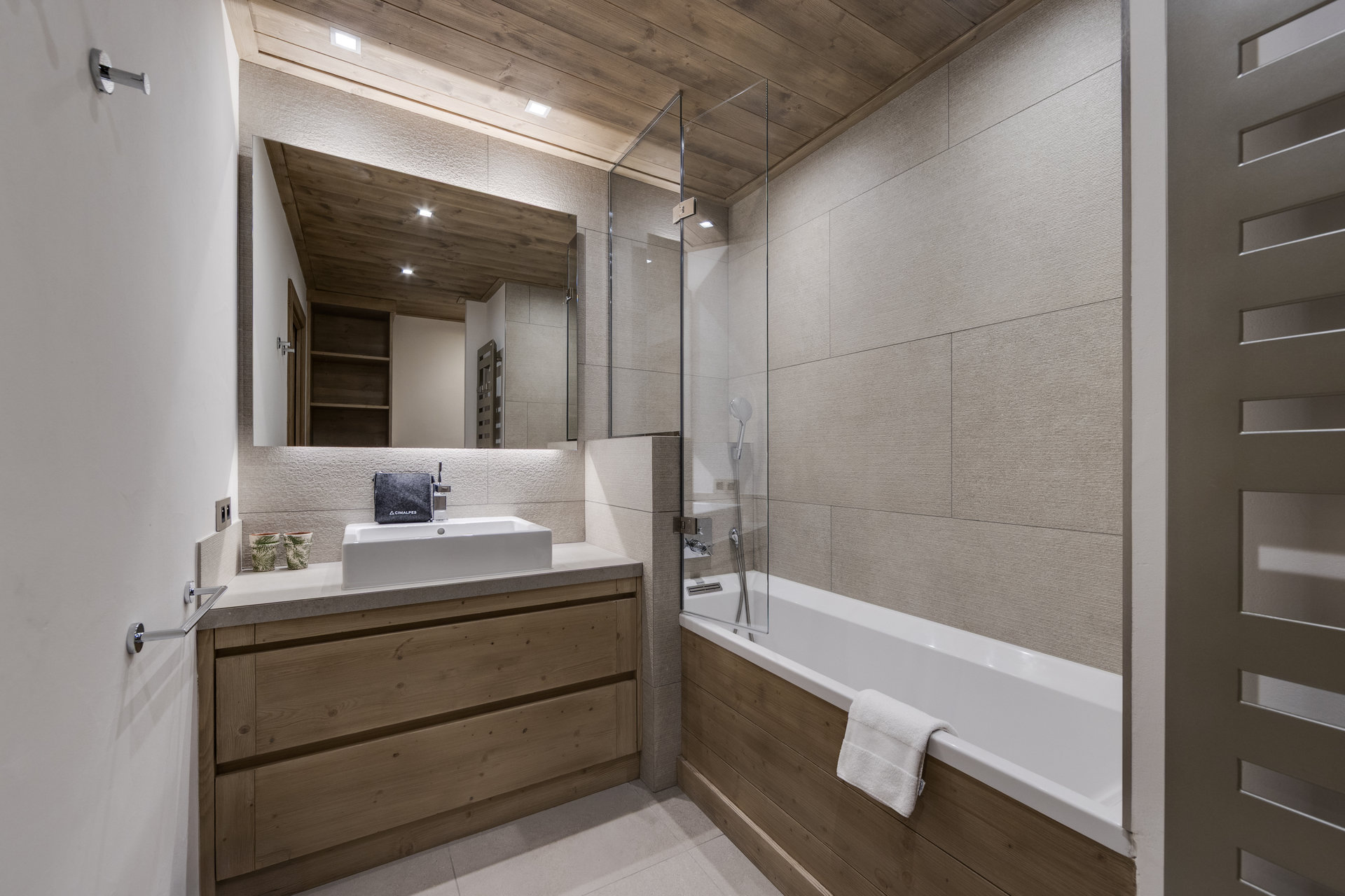 _lv_images__lot_0060420005_08_1446680