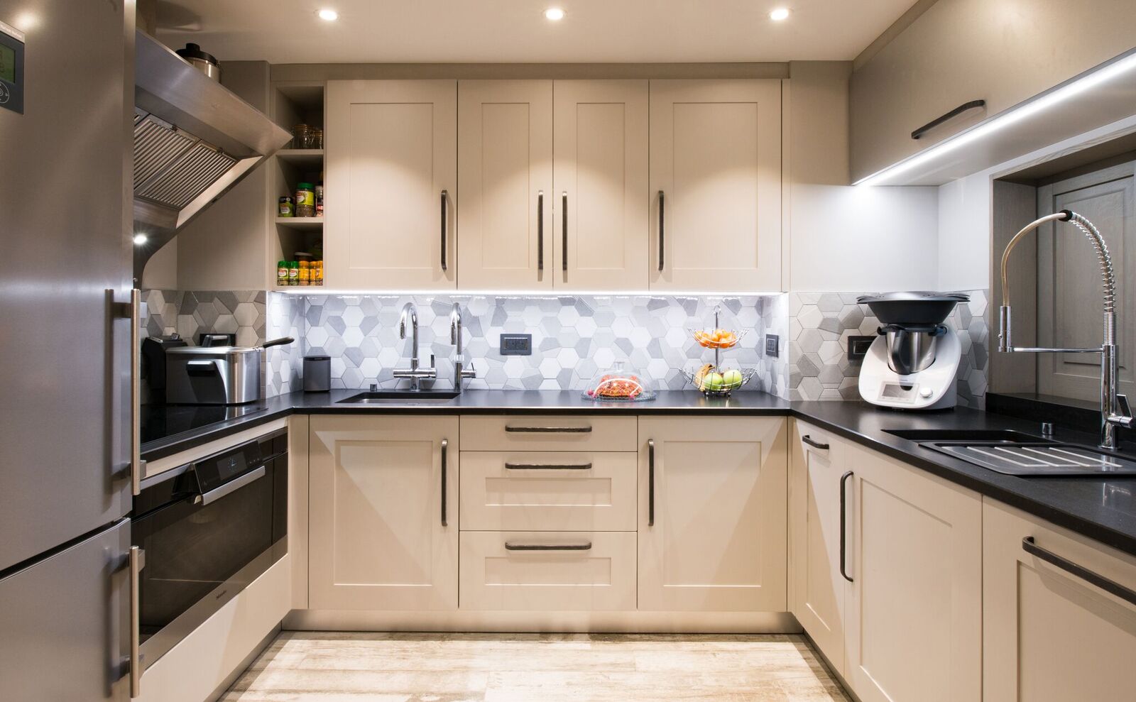 _lv_images__lot_0060510539_12_1448398