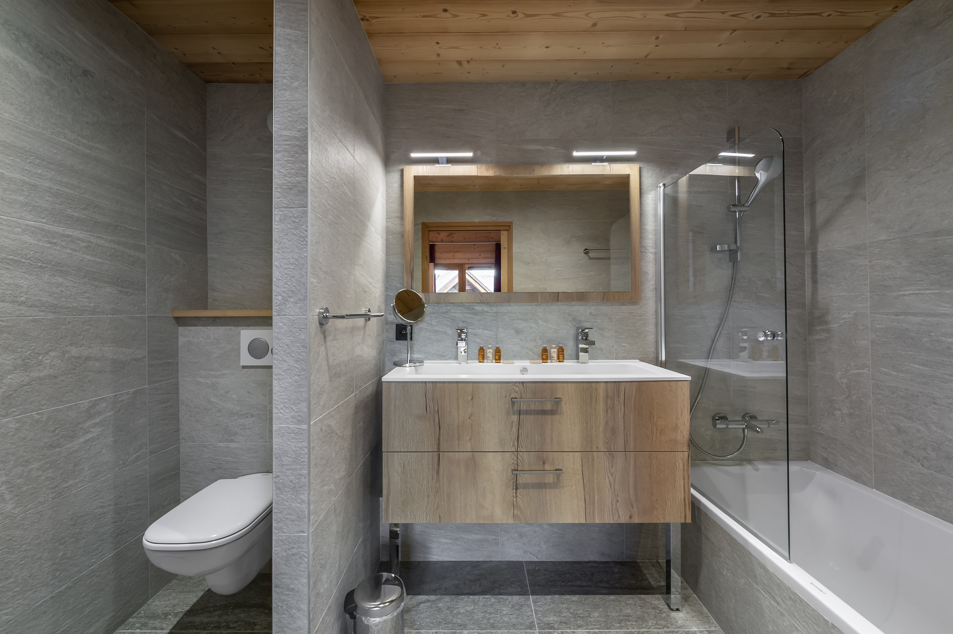 _lv_images__lot_0060510575_11_1444973