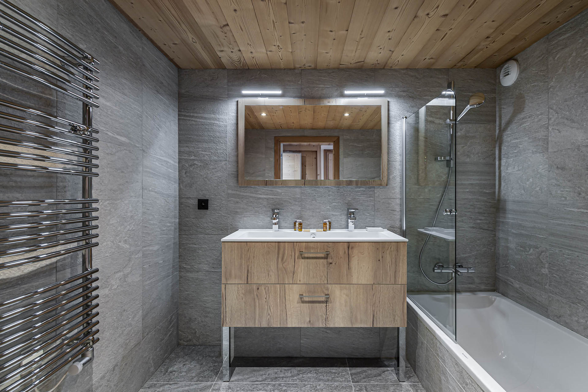 _lv_images__lot_0060510578_10_1445670