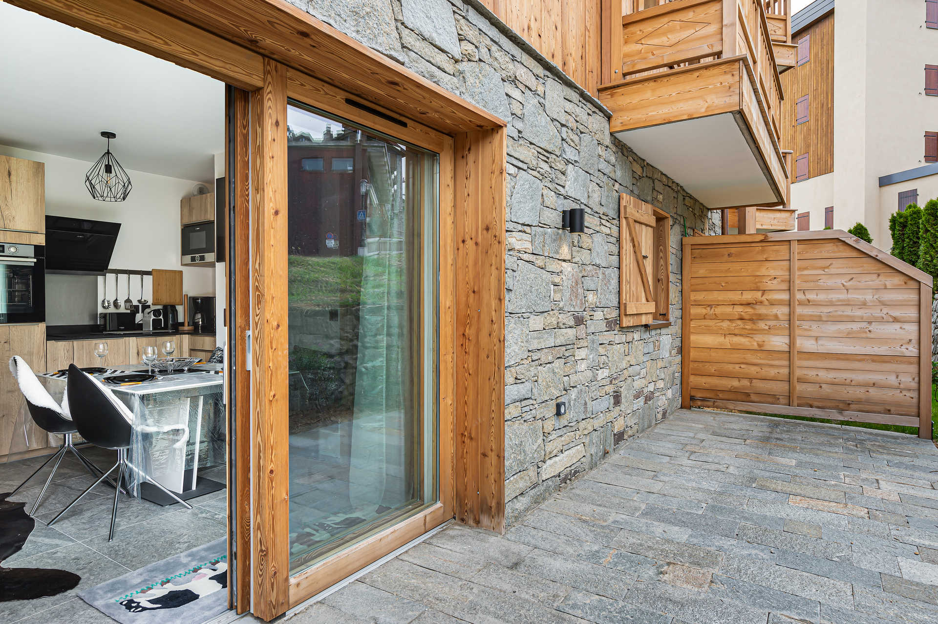 _lv_images__lot_0060510579_11_1446115