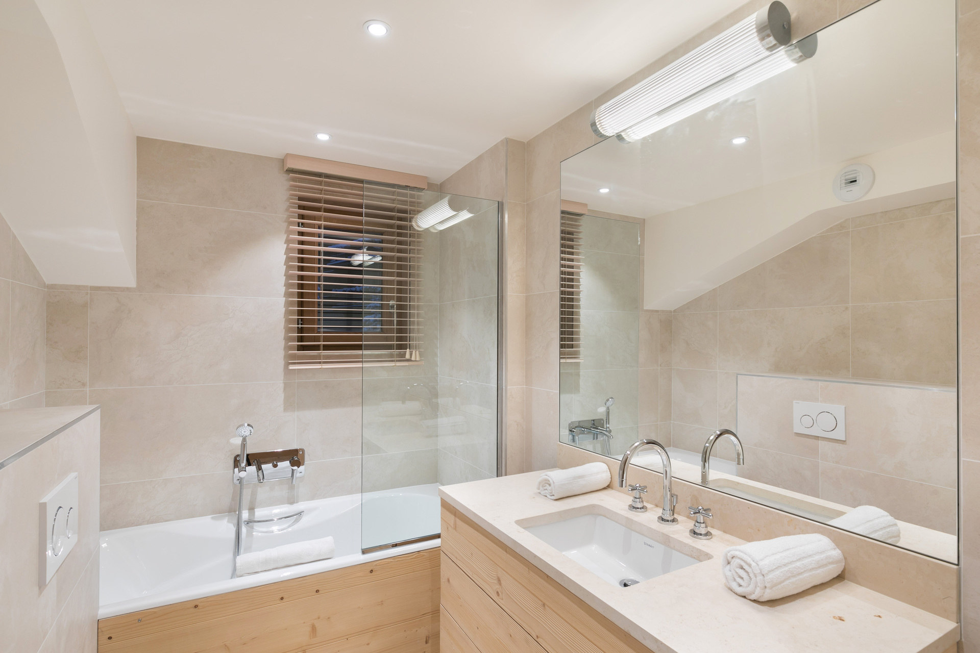 _lv_images__lot_0060510605_10_1448741