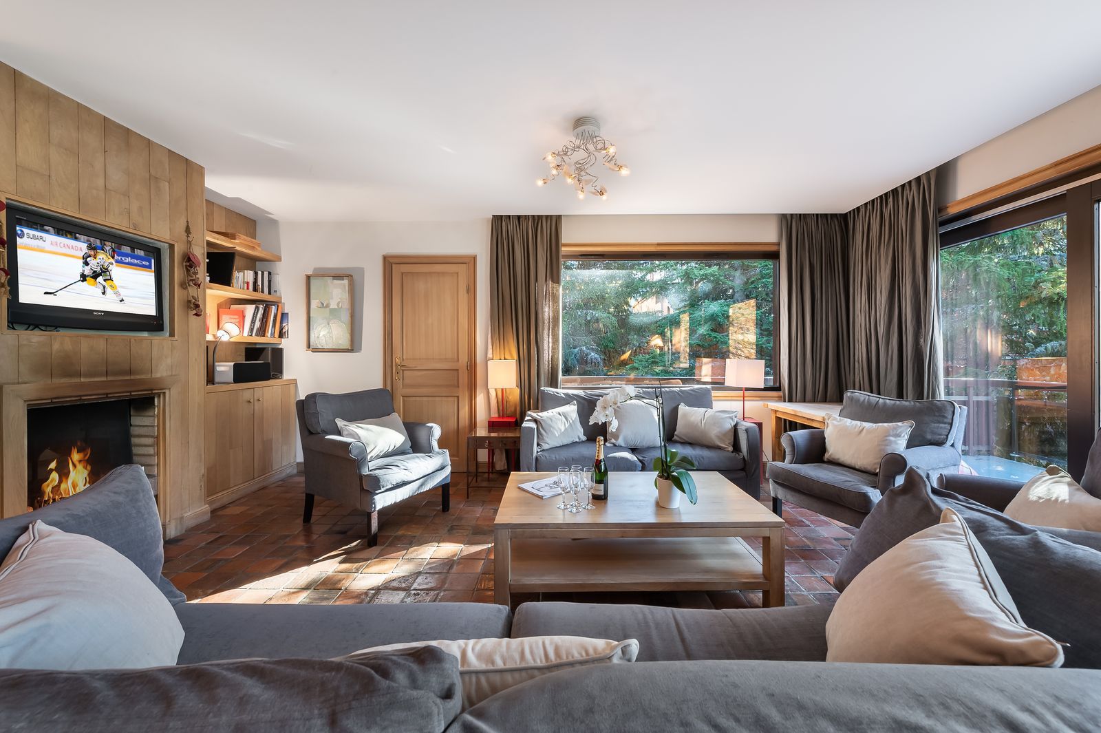 _lv_images__lot_0060510686_01_1448103