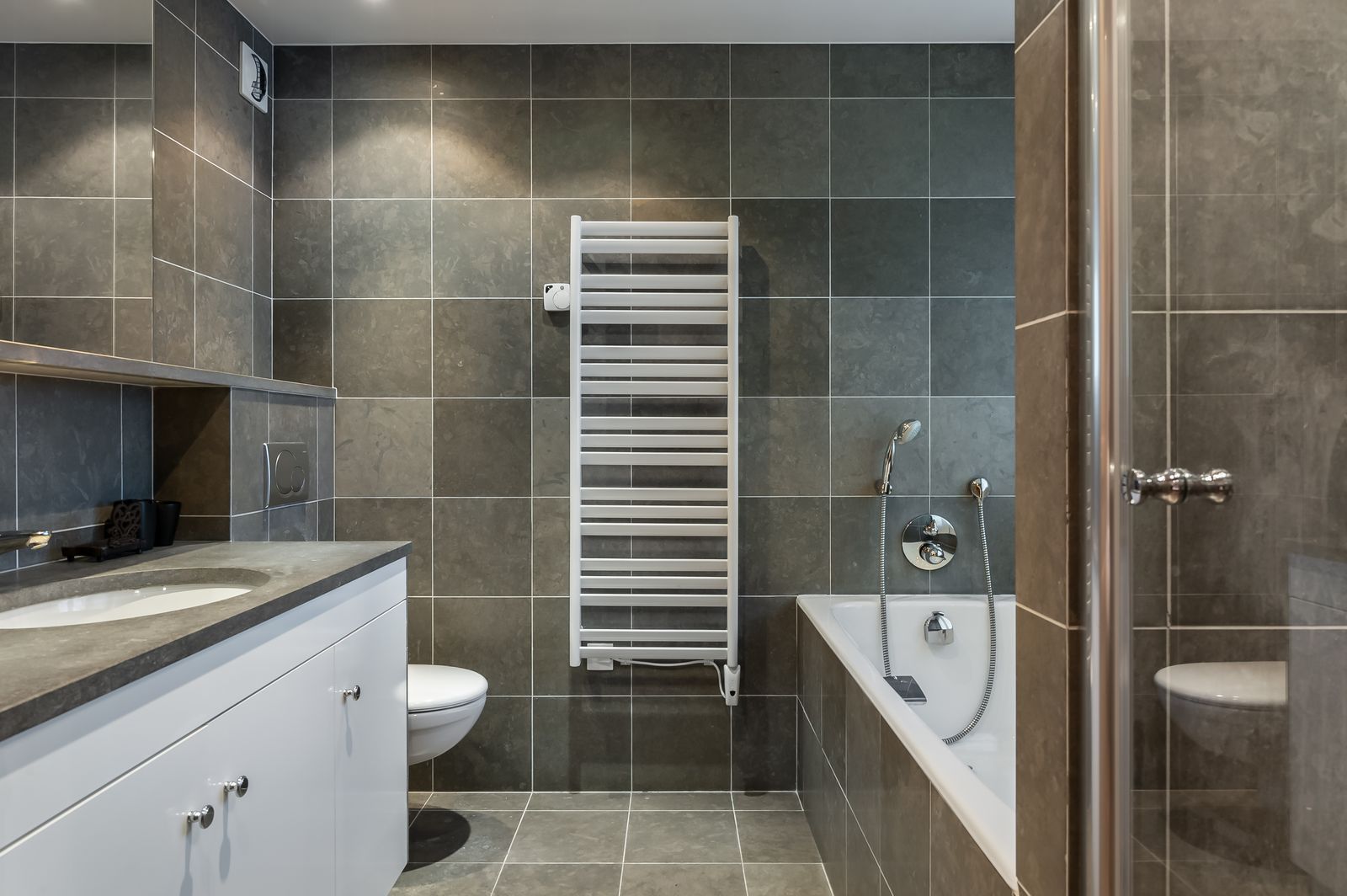 _lv_images__lot_0060510686_15_1448117