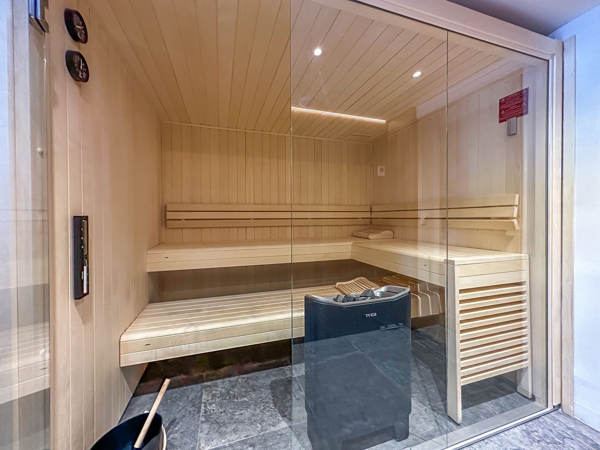 _lv_images__lot_0060510686_16_1448118