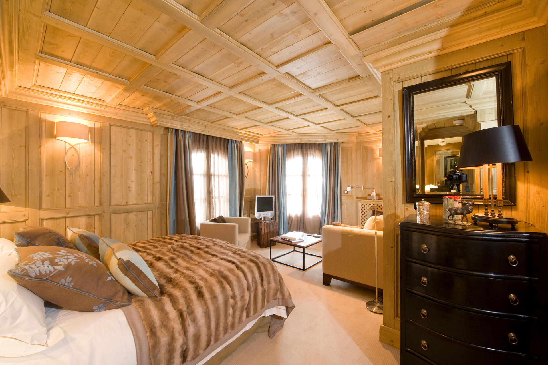 _lv_images__lot_0060510692_08_1448470