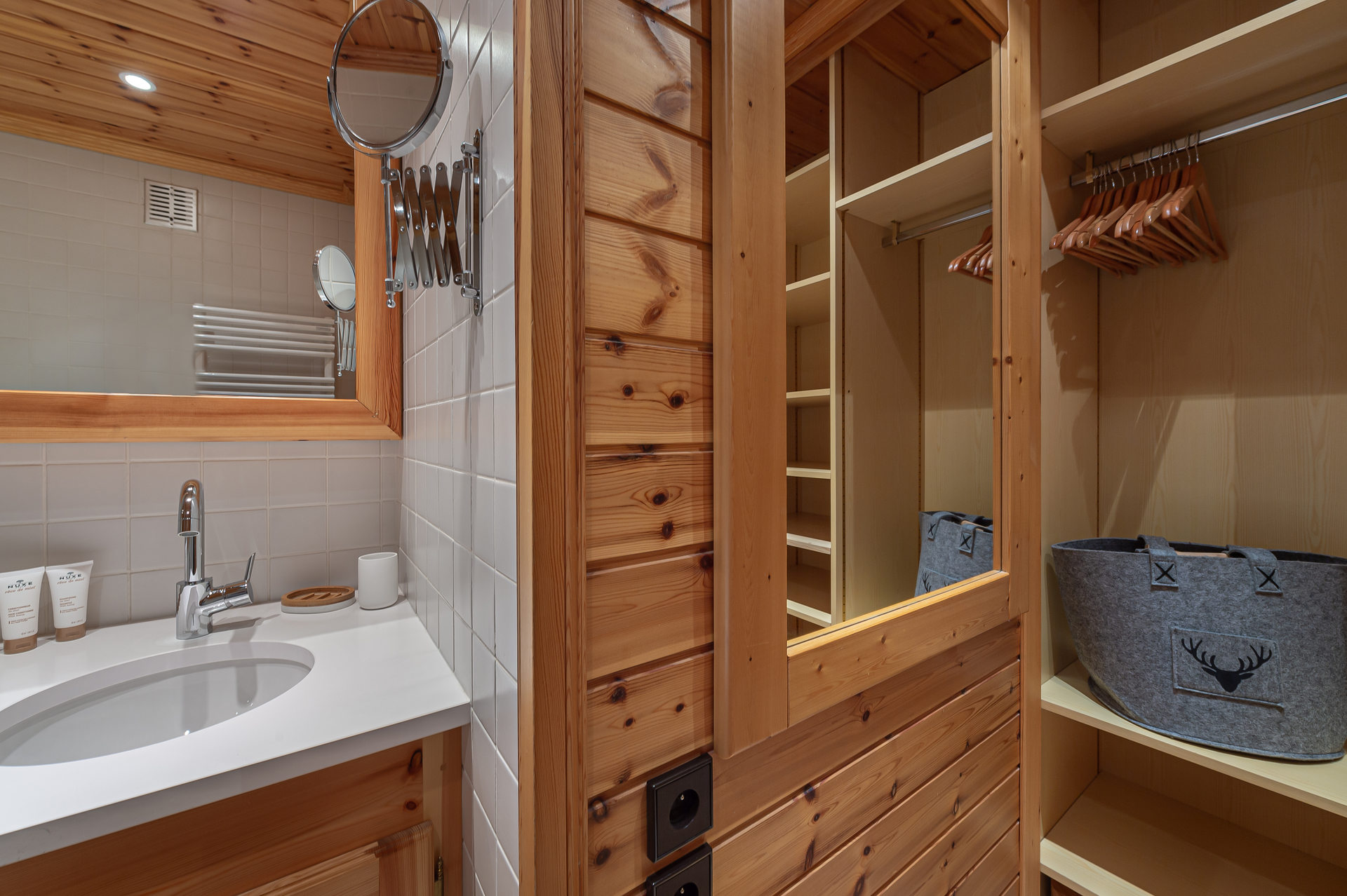 _lv_images__lot_0060510754_12_1446274