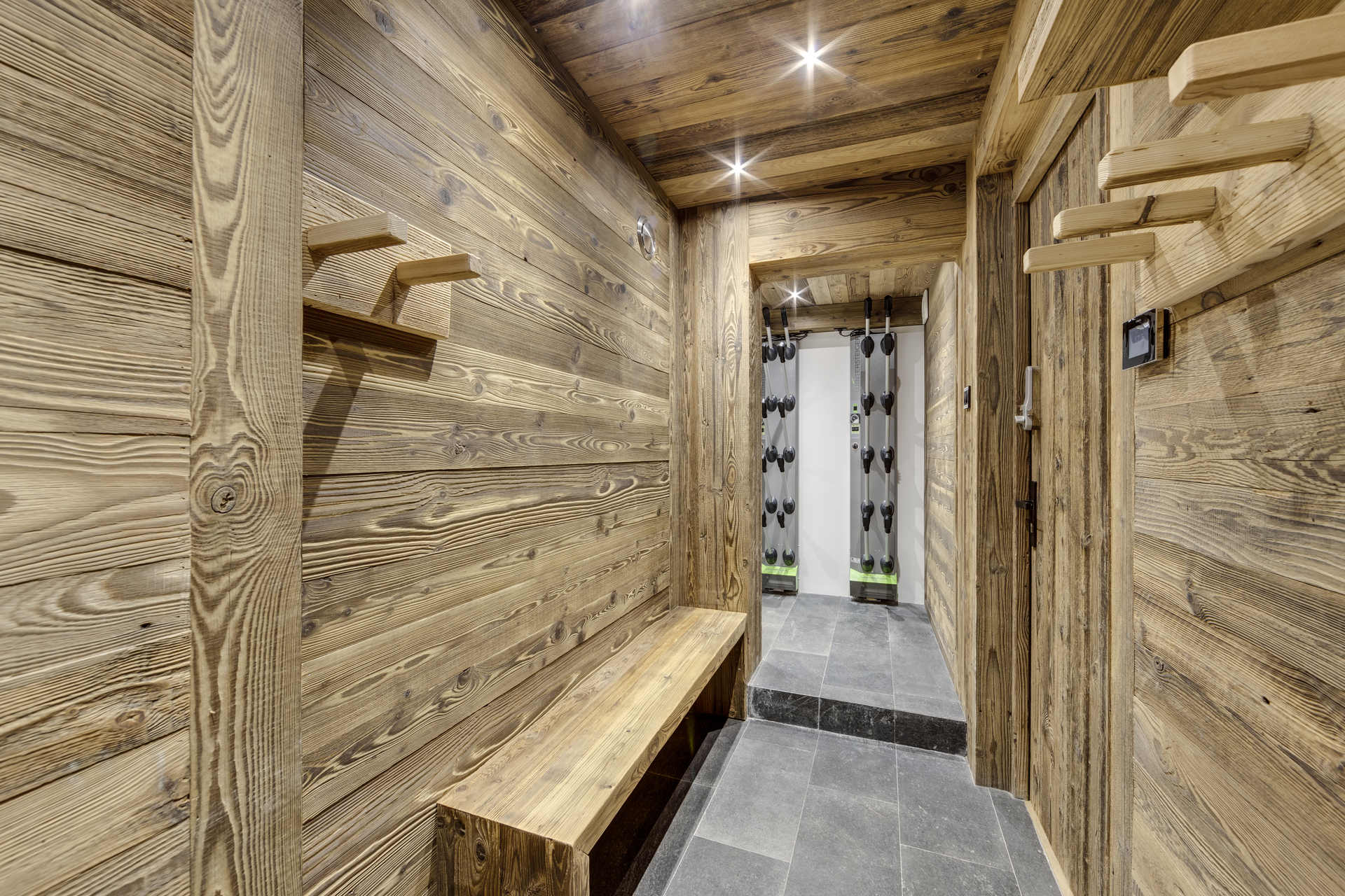 _lv_images__lot_0060510767_13_1446377