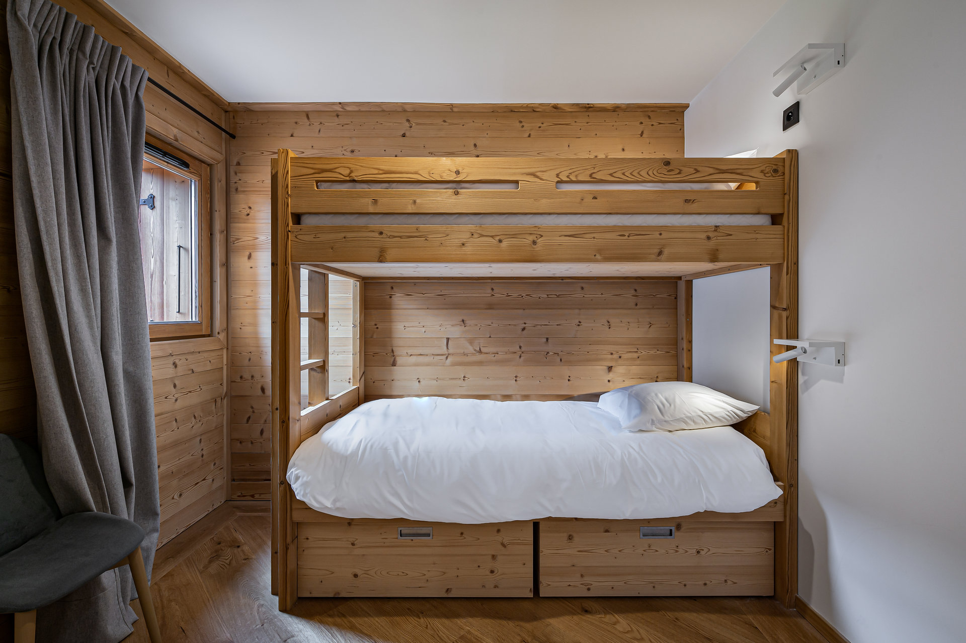 _lv_images__lot_0060510818_12_1445886