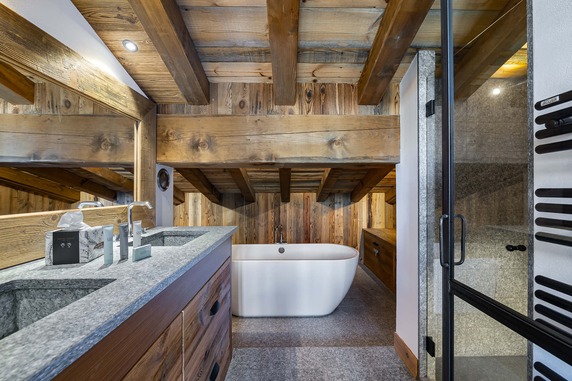 _lv_images__lot_0060510842_11_1446312