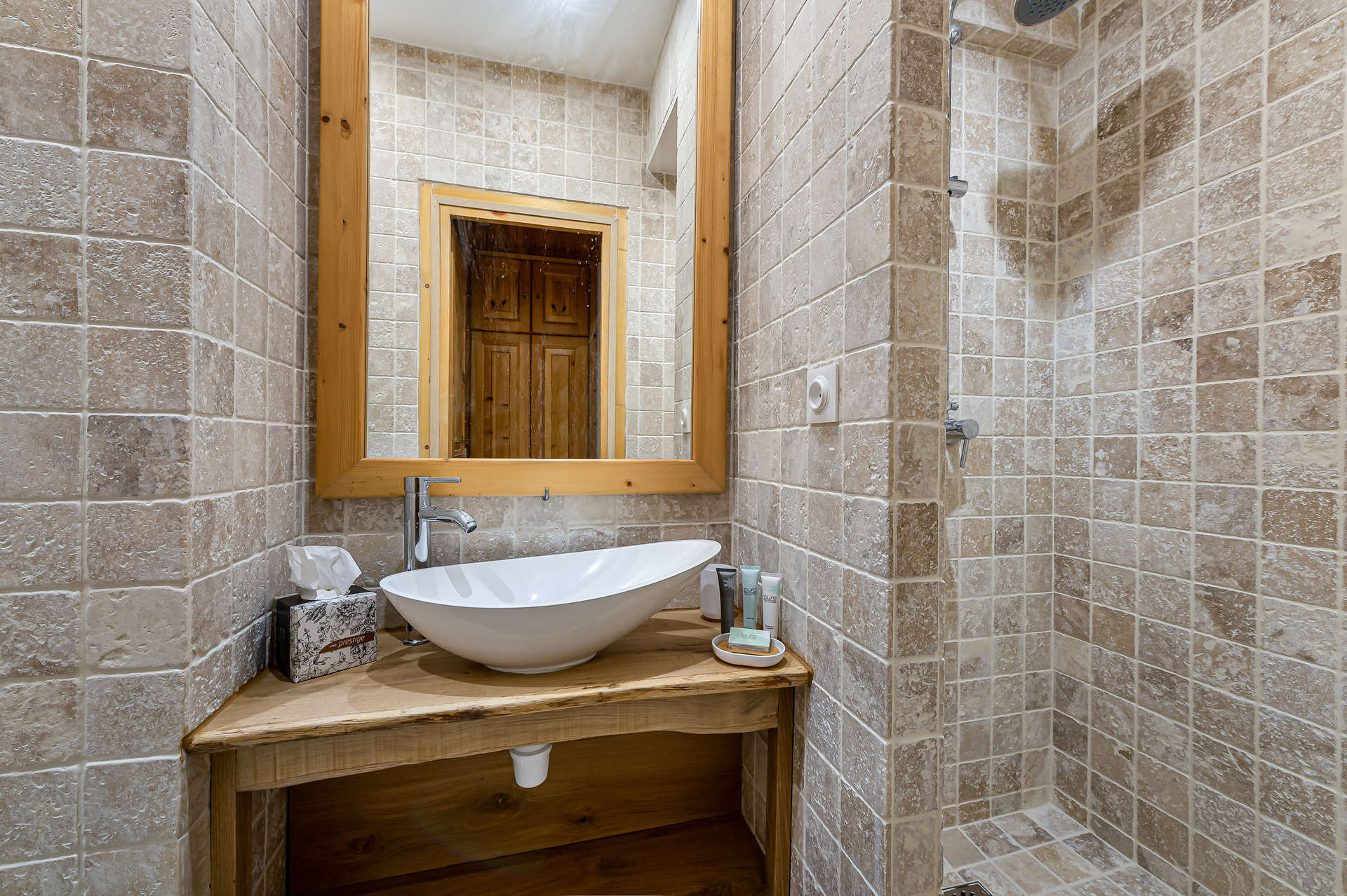 _lv_images__lot_0060510870_07_1446943