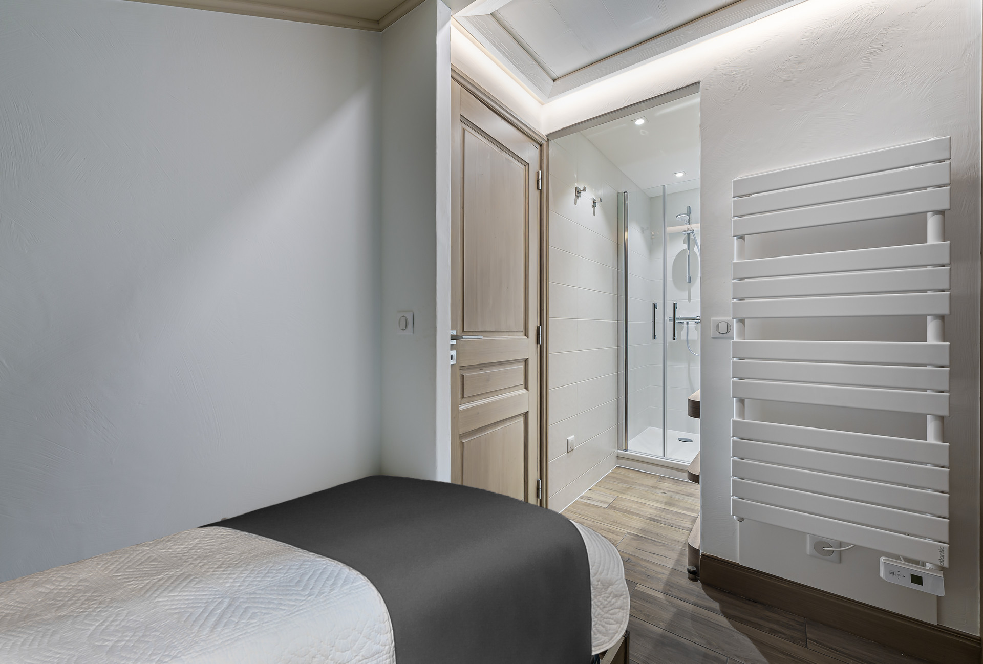 _lv_images__lot_0060510871_10_1444492