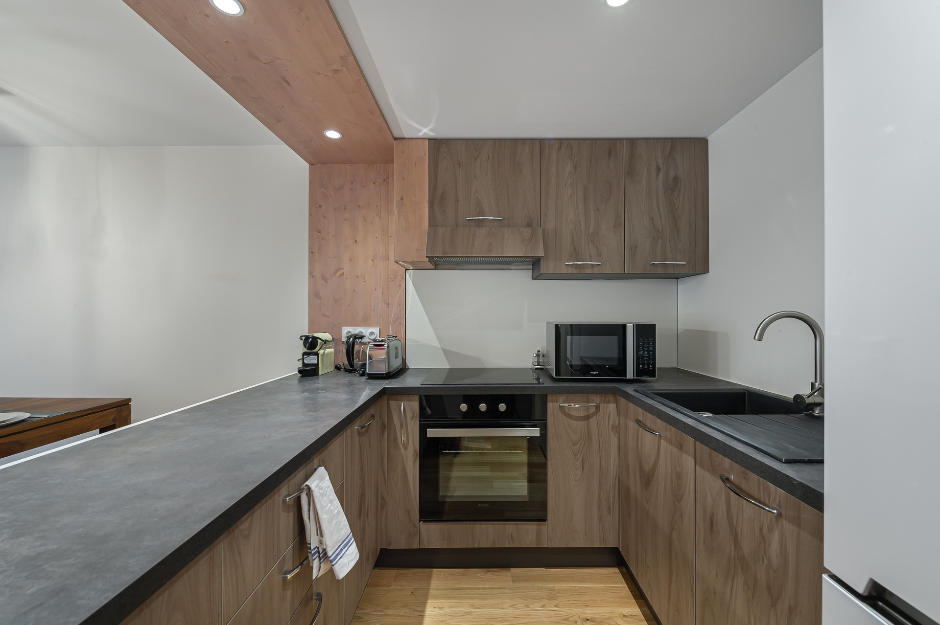 _lv_images__lot_0060510975_03_167277