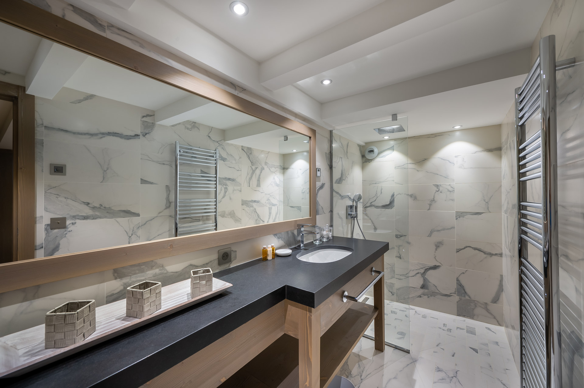 _lv_images__lot_0060510977_09_1448379