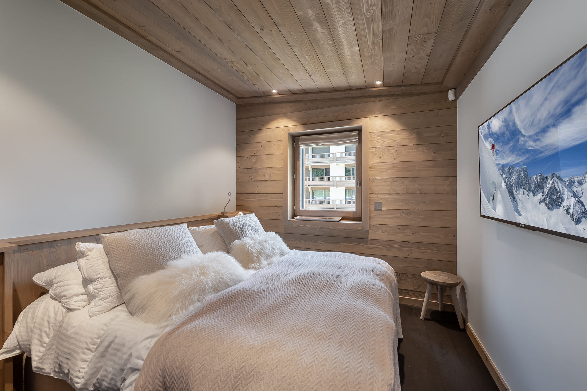 _lv_images__lot_0060510977_15_1448385