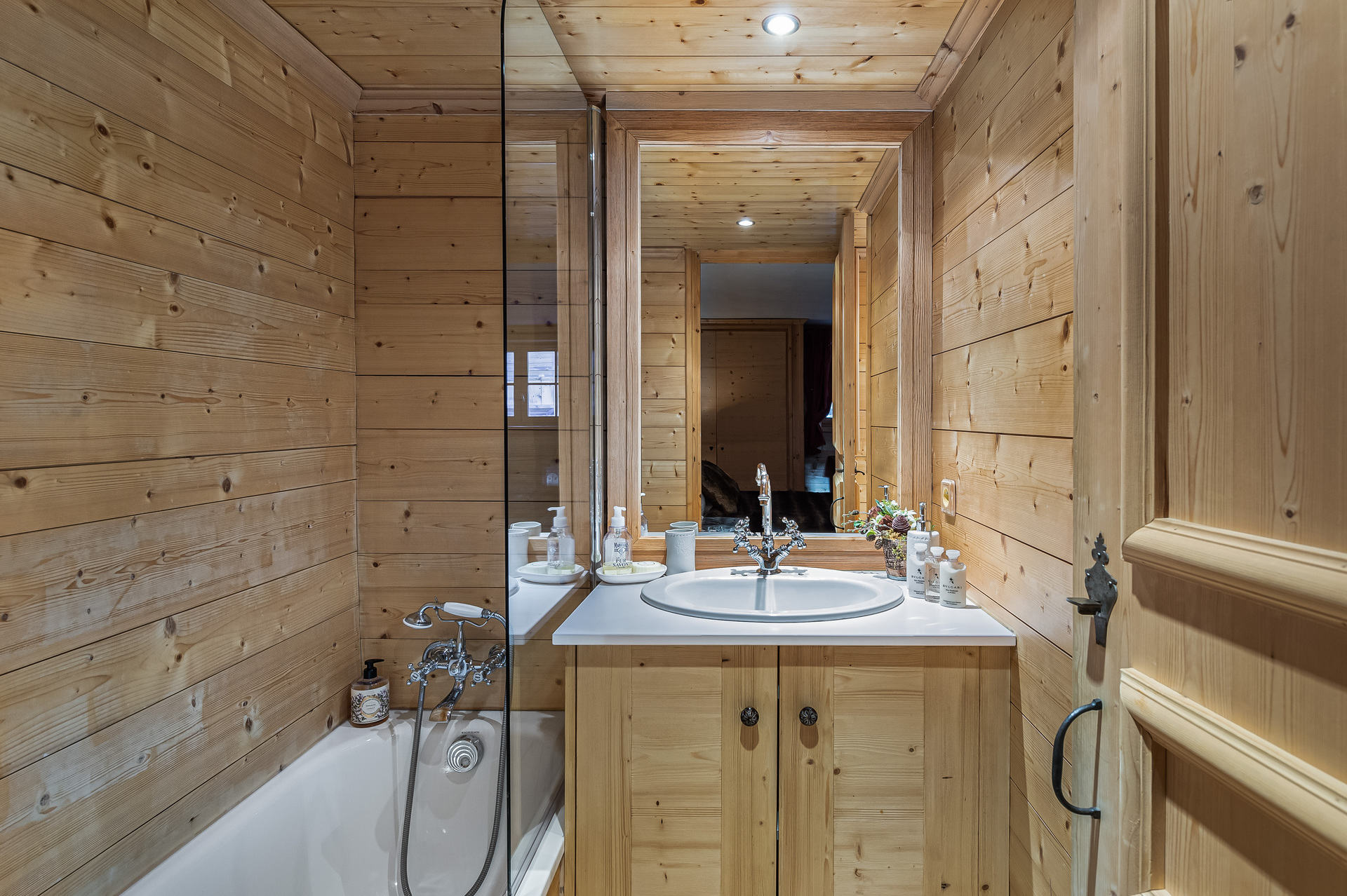 _lv_images__lot_0060511105_12_1448649