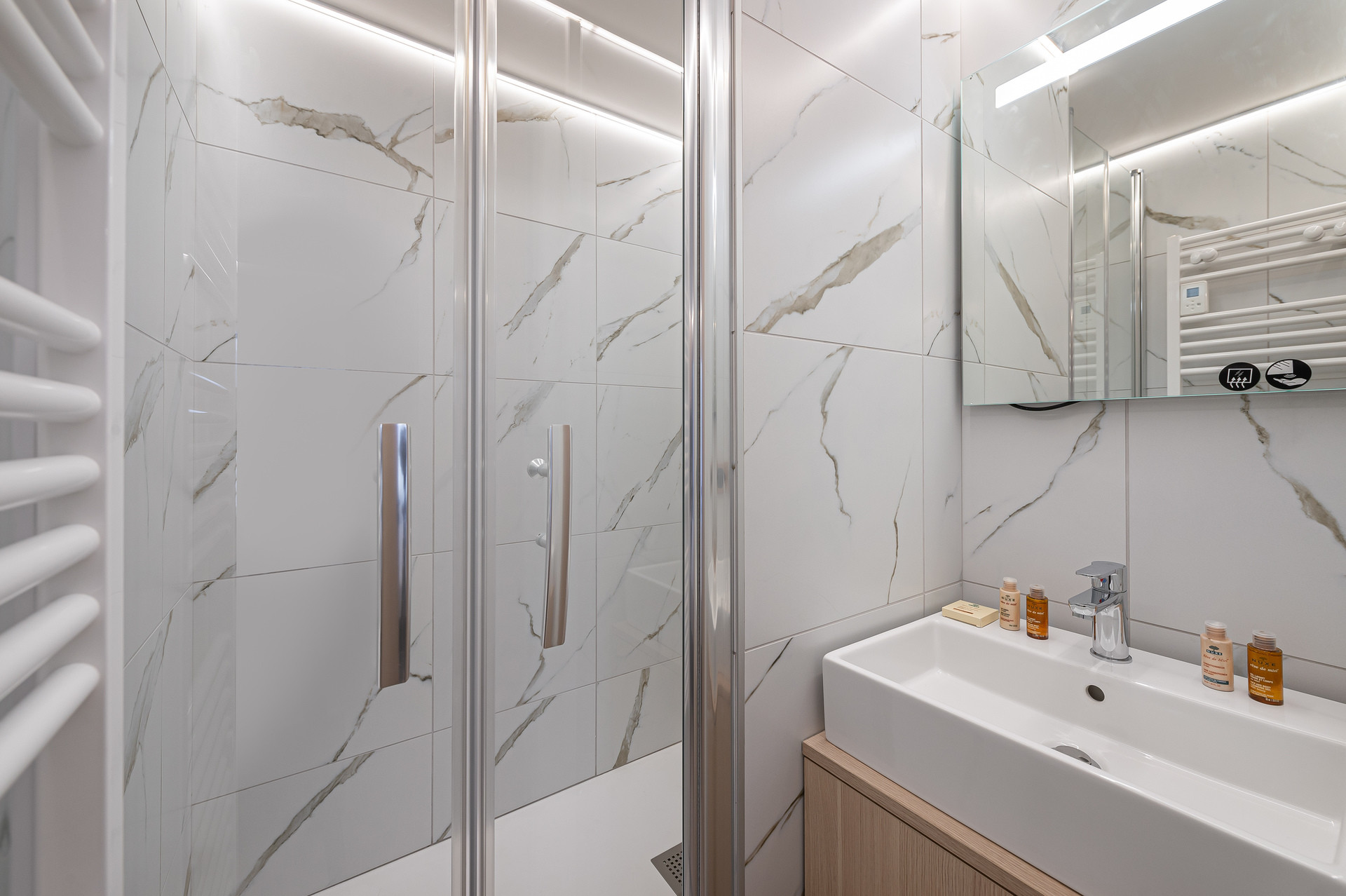 _lv_images__lot_0060511349_06_1448825