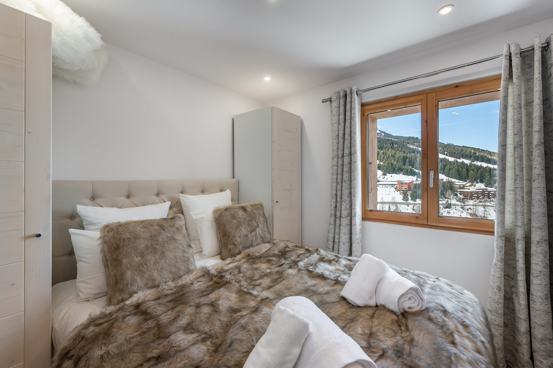 _lv_images__lot_0060511389_09_1444983