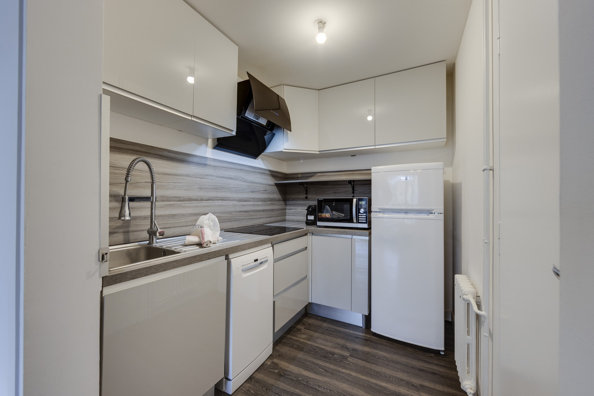 _lv_images__lot_0060511566_03_1446908