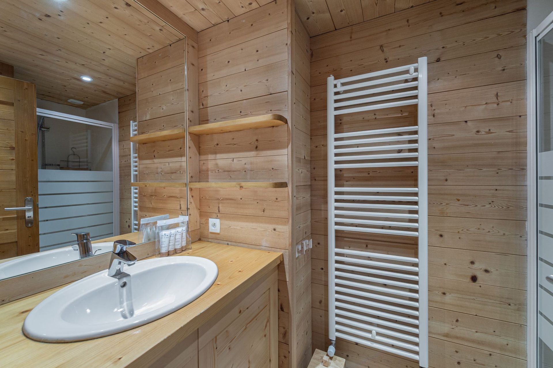 _lv_images__lot_0060511569_12_1445857