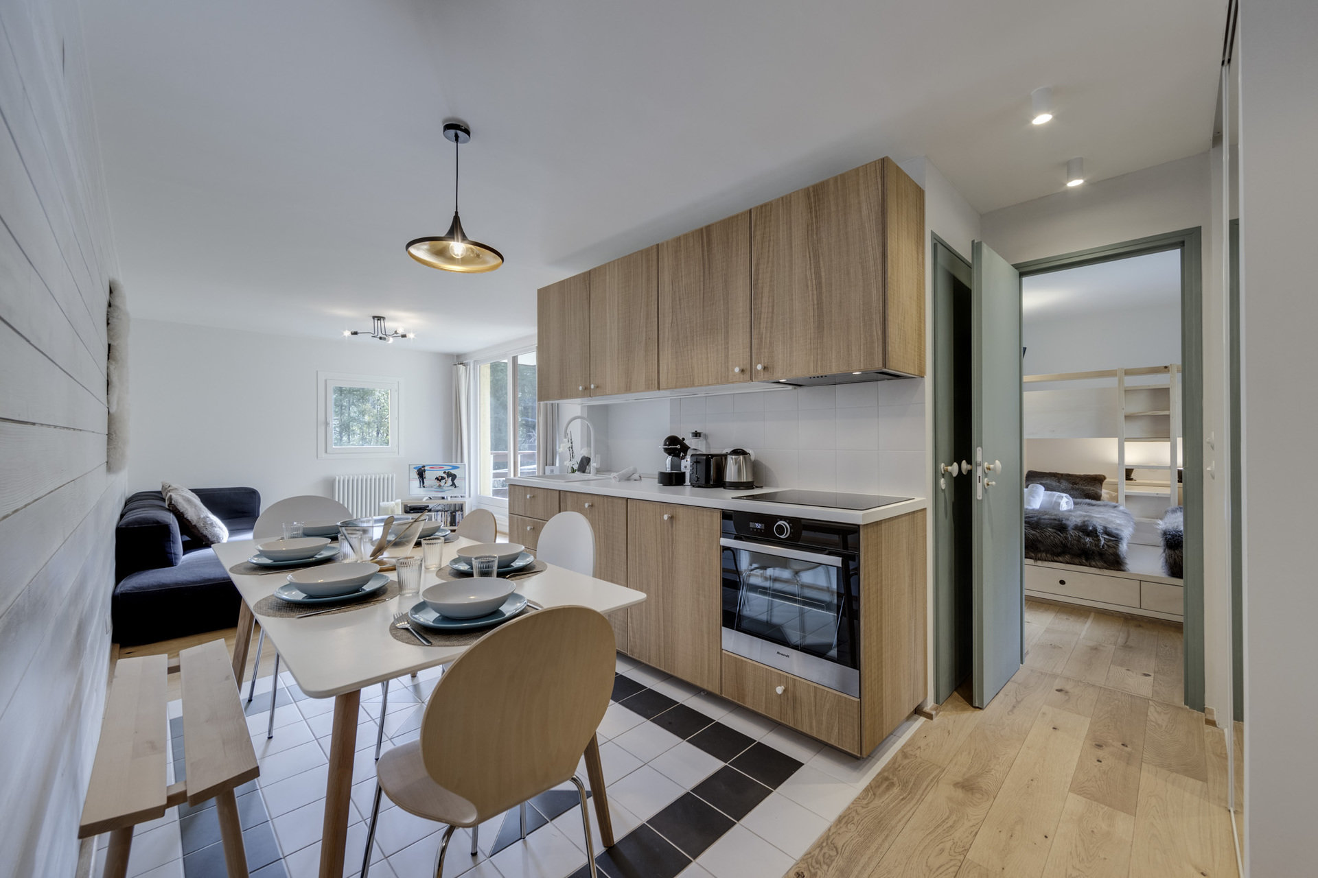 _lv_images__lot_0074061389_04_1446930