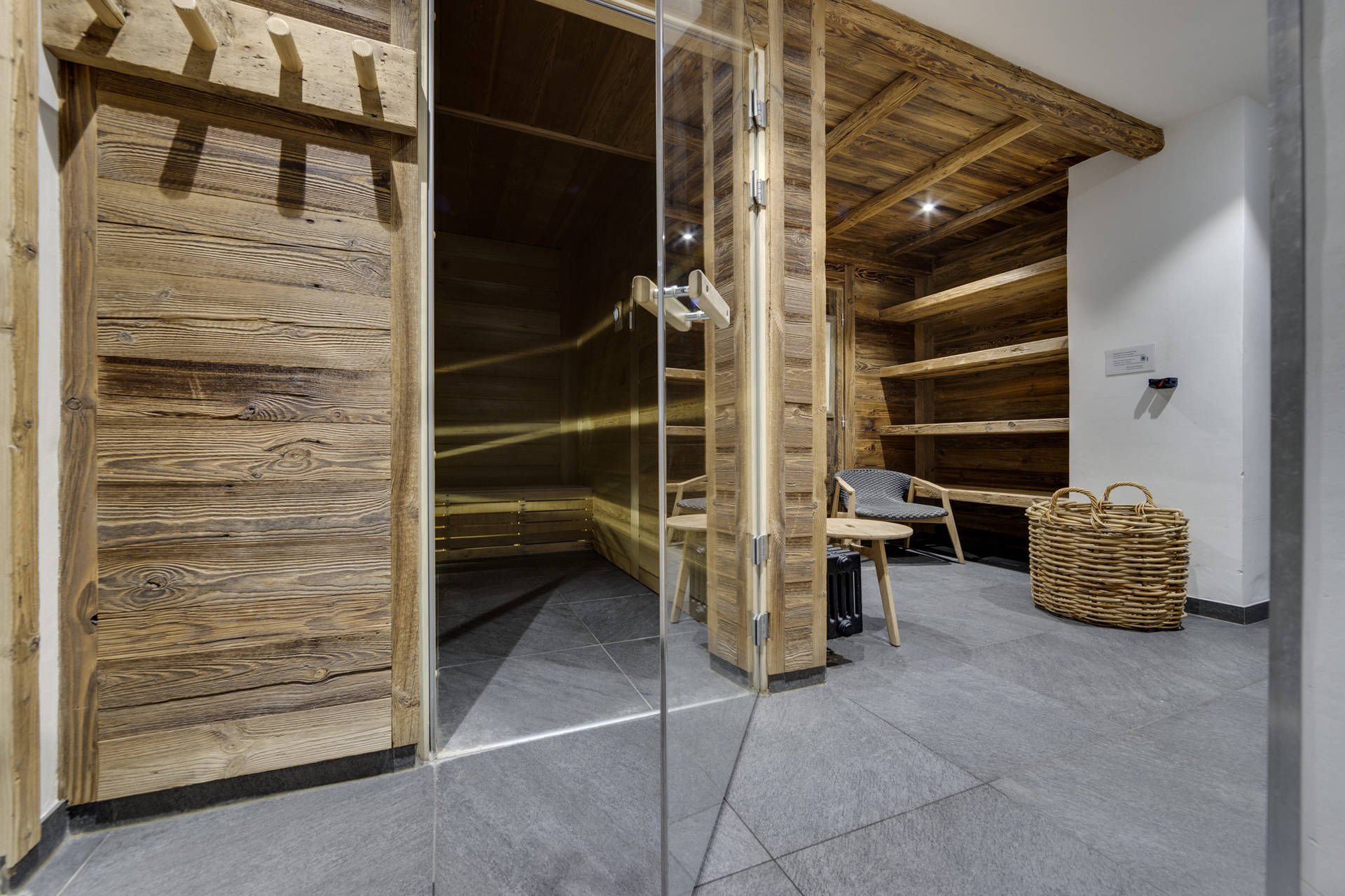 _lv_images__lot_0074061461_15_1447858