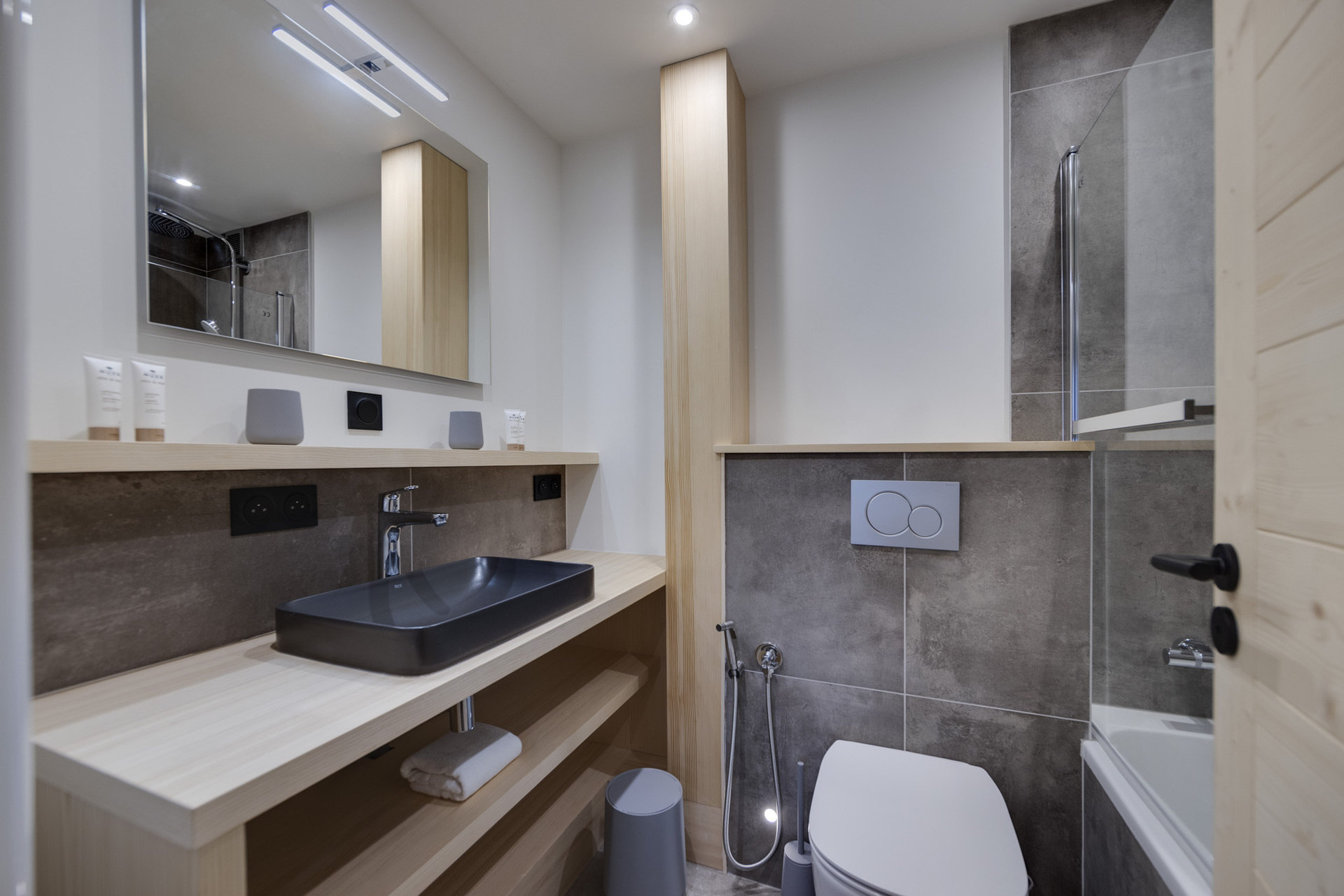 _lv_images__lot_0074061484_07_1446880