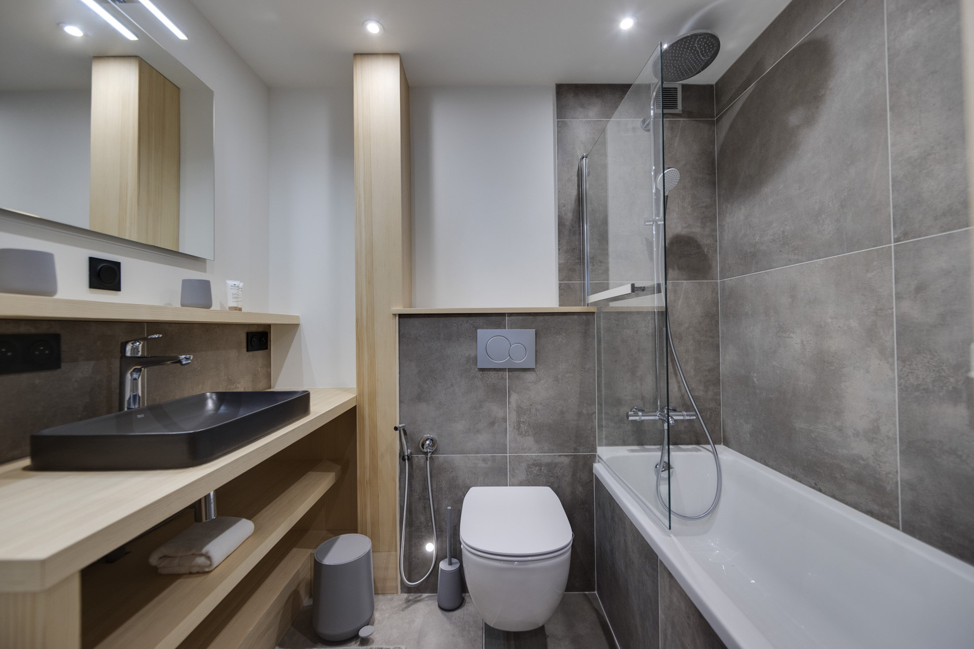 _lv_images__lot_0074061484_08_1446881