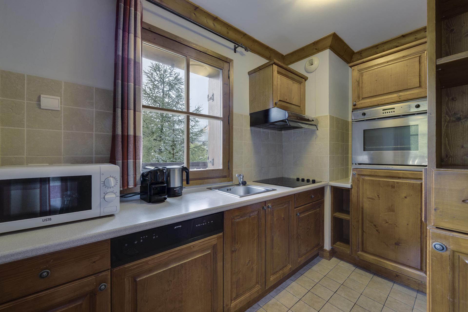 _lv_images__lot_0074061527_11_1447722