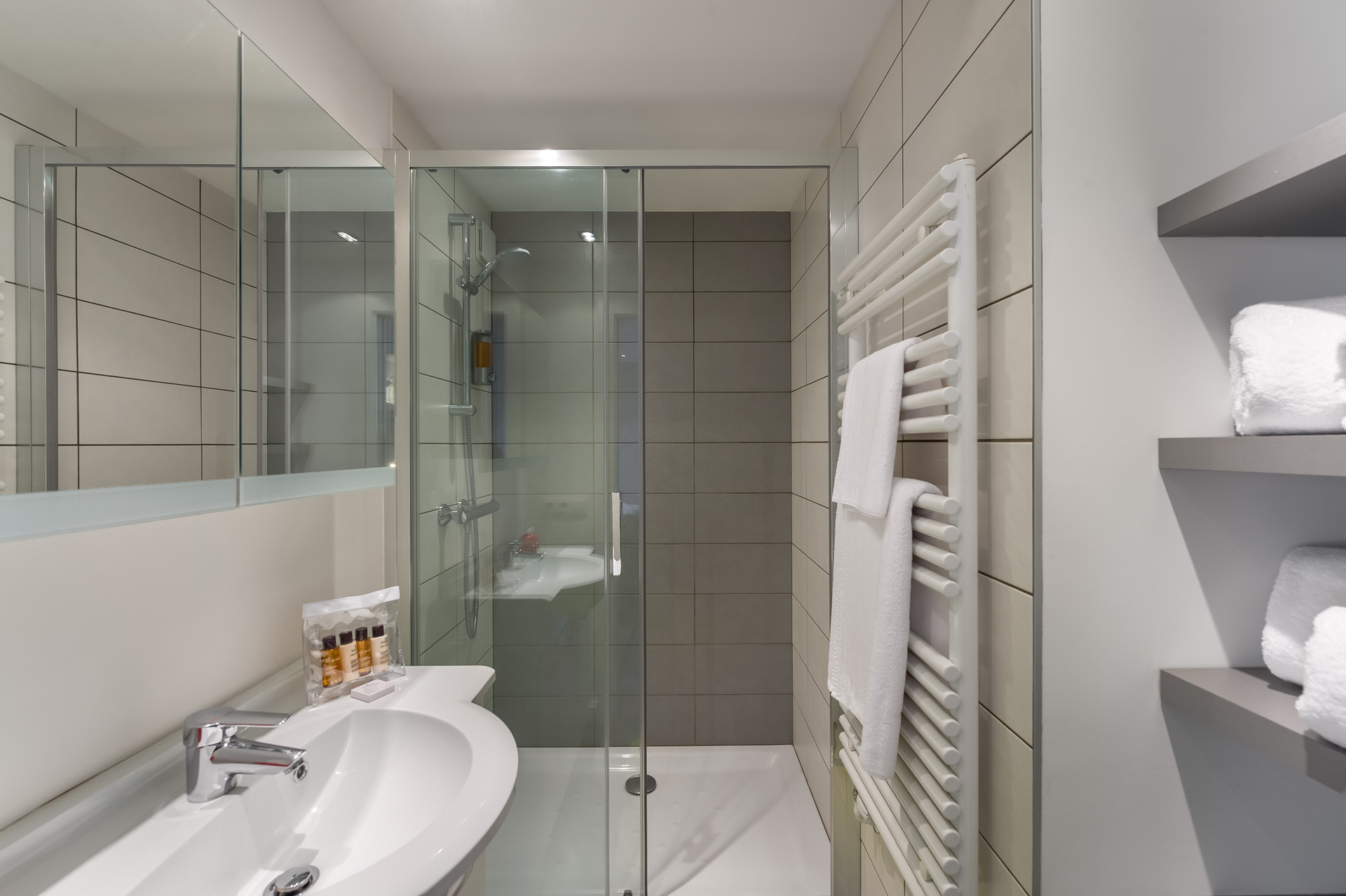 _lv_images__lot_0074061596_08_1445497