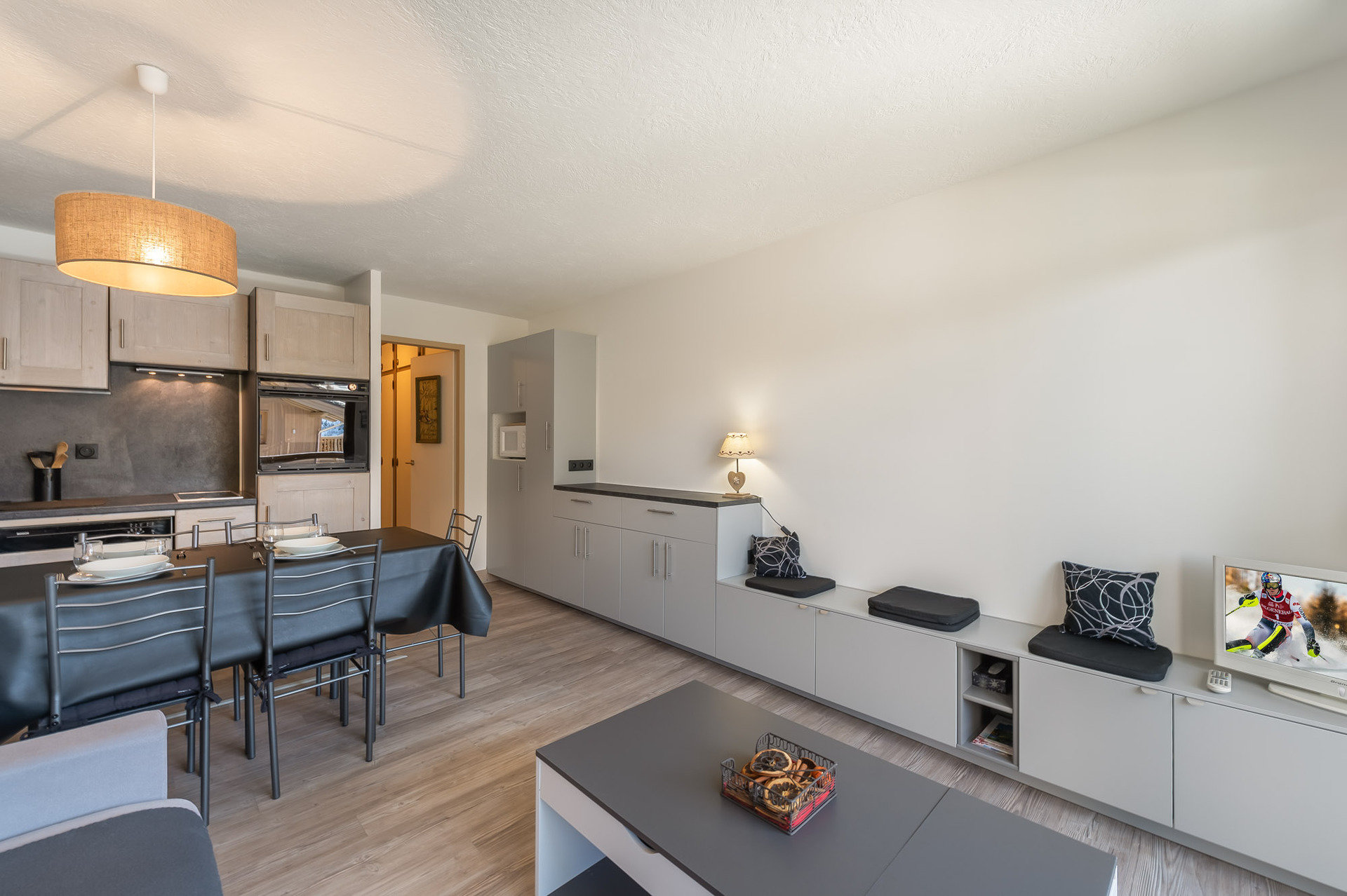 _lv_images__lot_0074061610_03_1445460